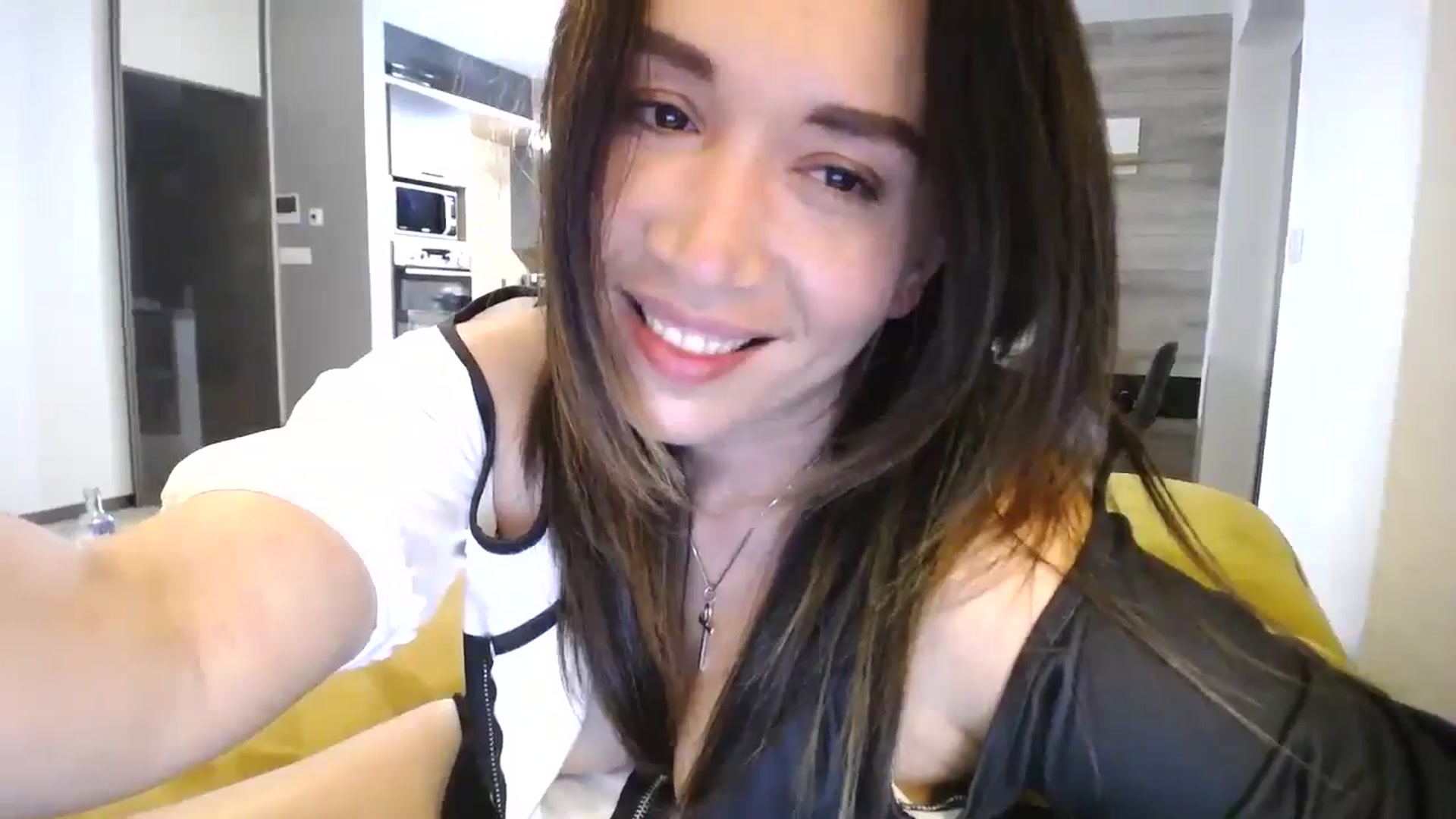Gallery image thumbnail from Destiny____'s myfreecams stream on, 10/30/2024, 21:58 image 4 of 20