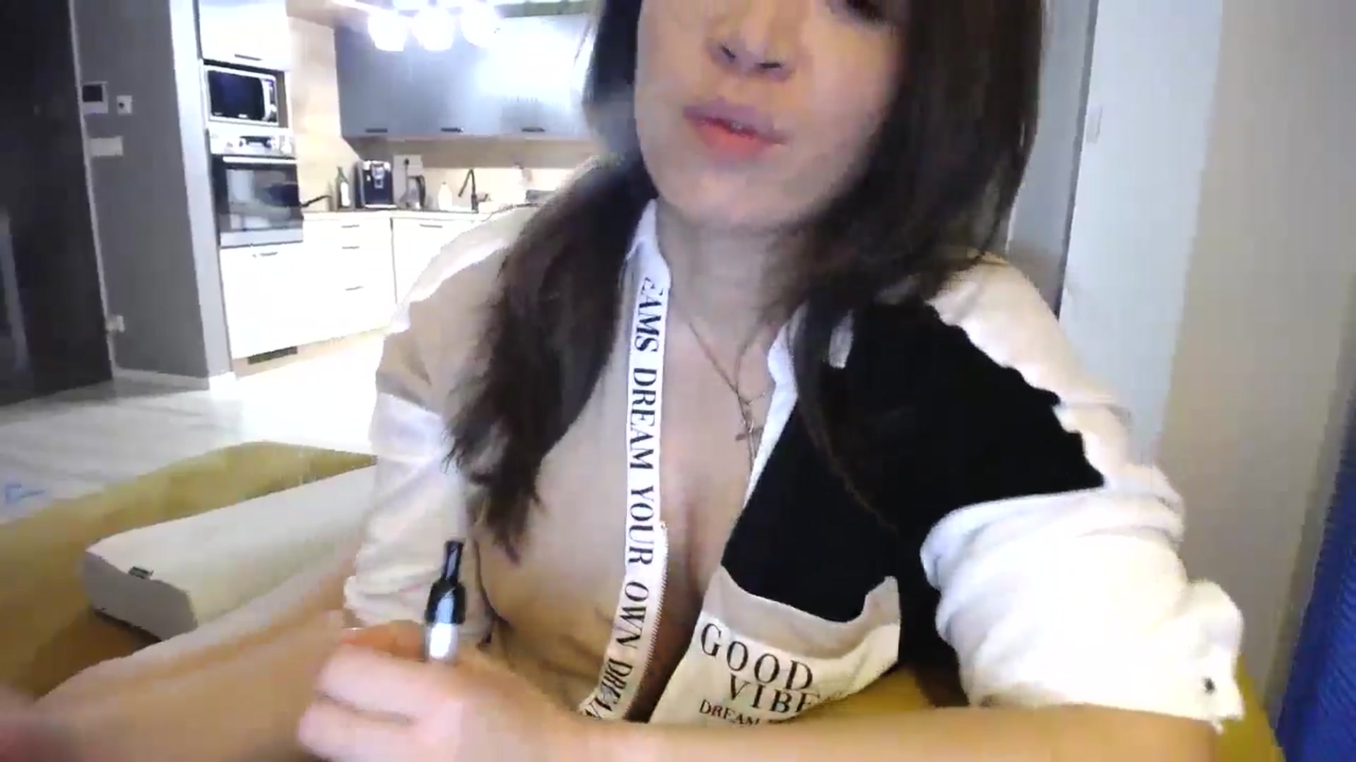 Gallery image thumbnail from Destiny____'s myfreecams stream on, 11/10/2024, 16:00 image 9 of 20