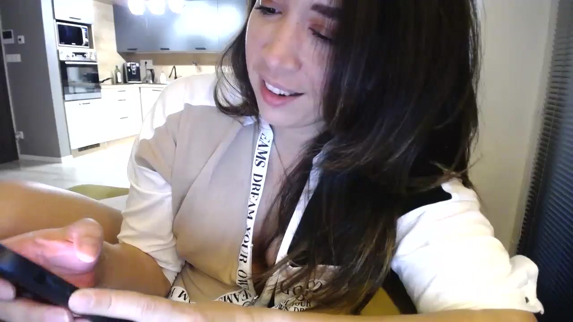 Gallery image thumbnail from Destiny____'s myfreecams stream on, 11/10/2024, 16:00 image 14 of 20