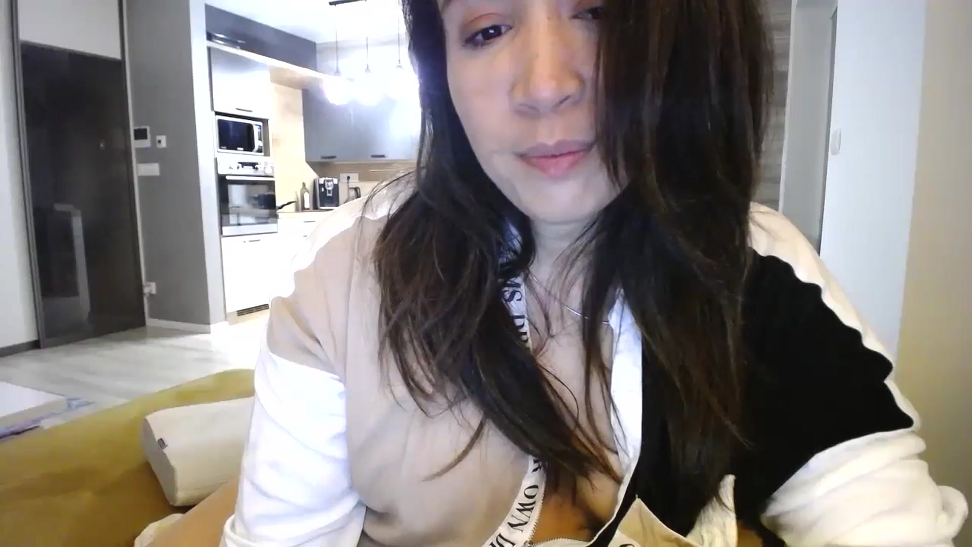 Gallery image thumbnail from Destiny____'s myfreecams stream on, 11/10/2024, 16:00 image 17 of 20