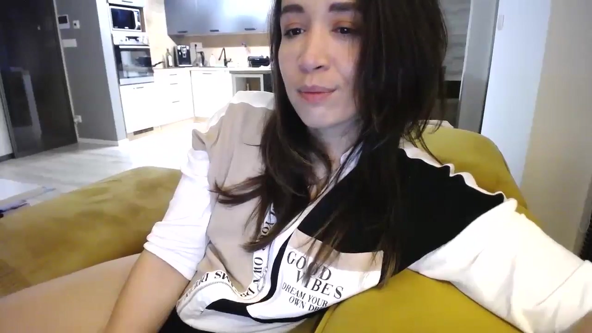 Gallery image thumbnail from Destiny____'s myfreecams stream on, 11/10/2024, 16:43 image 14 of 20