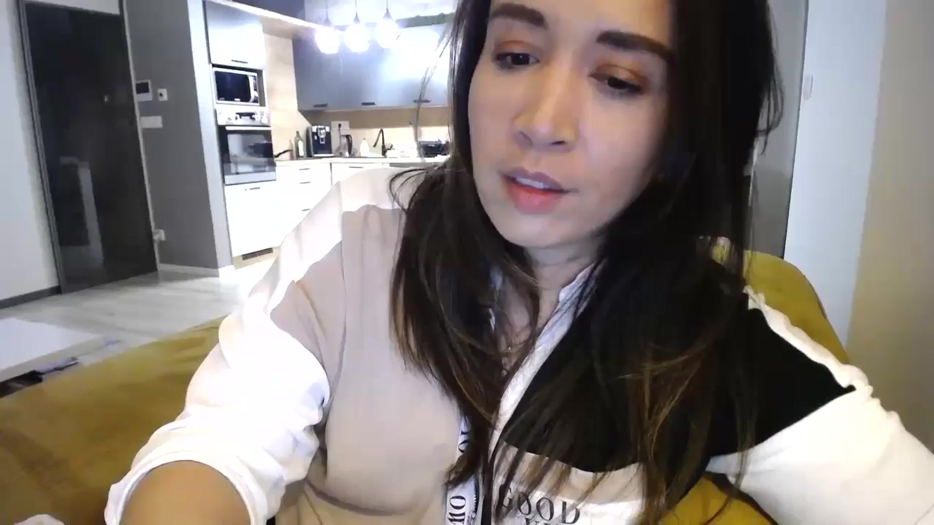 Gallery image thumbnail from Destiny____'s myfreecams stream on, 11/10/2024, 16:43 image 10 of 20