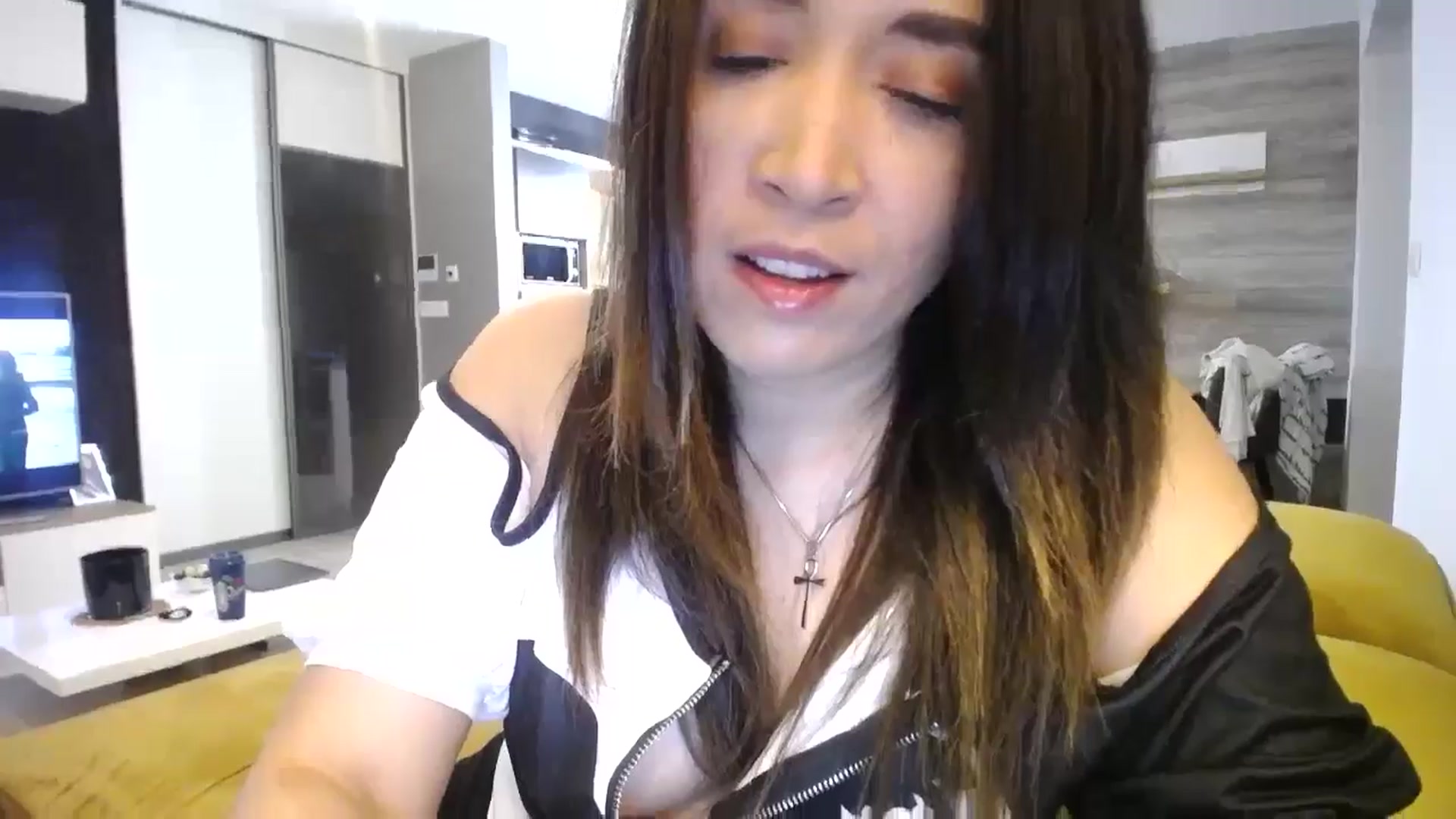 Gallery image thumbnail from Destiny____'s myfreecams stream on, 11/20/2024, 16:37 image 18 of 20
