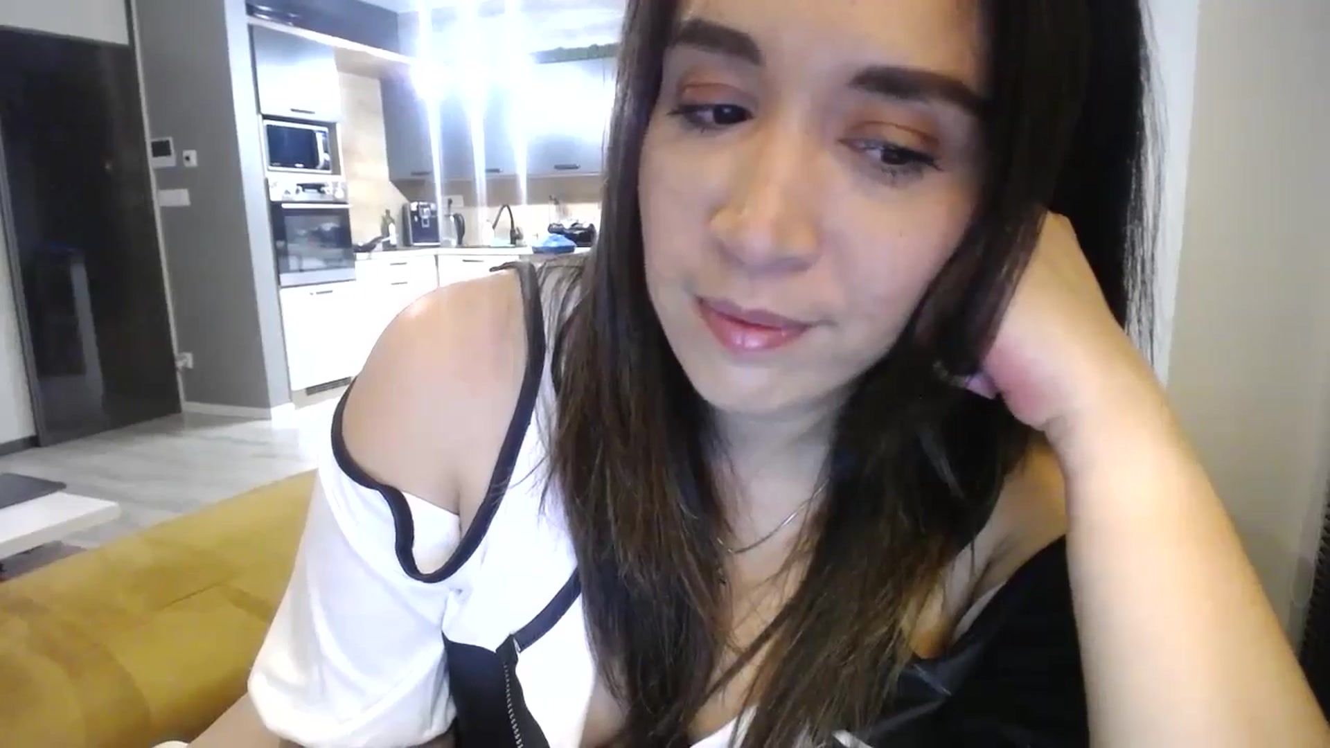 Gallery image thumbnail from Destiny____'s myfreecams stream on, 11/20/2024, 17:35 image 5 of 20