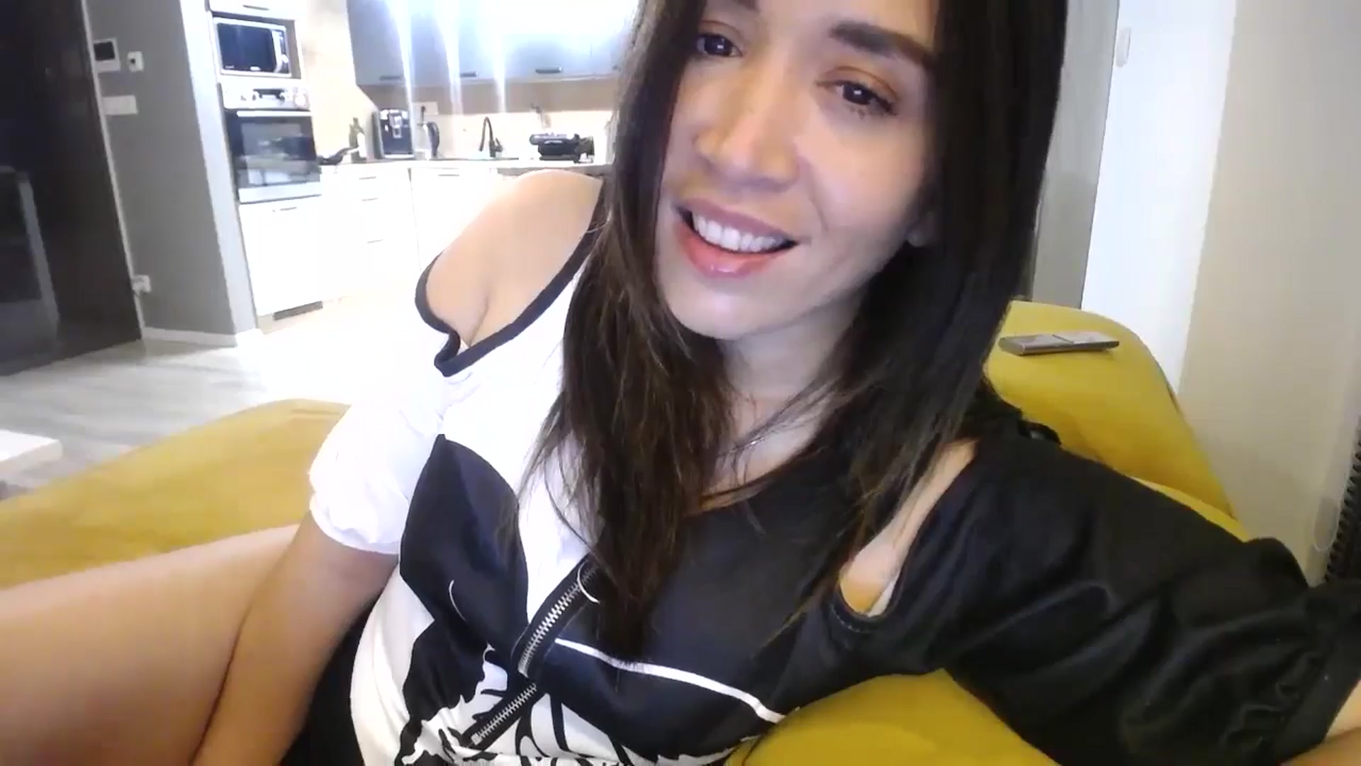 Gallery image thumbnail from Destiny____'s myfreecams stream on, 11/20/2024, 21:55 image 6 of 20