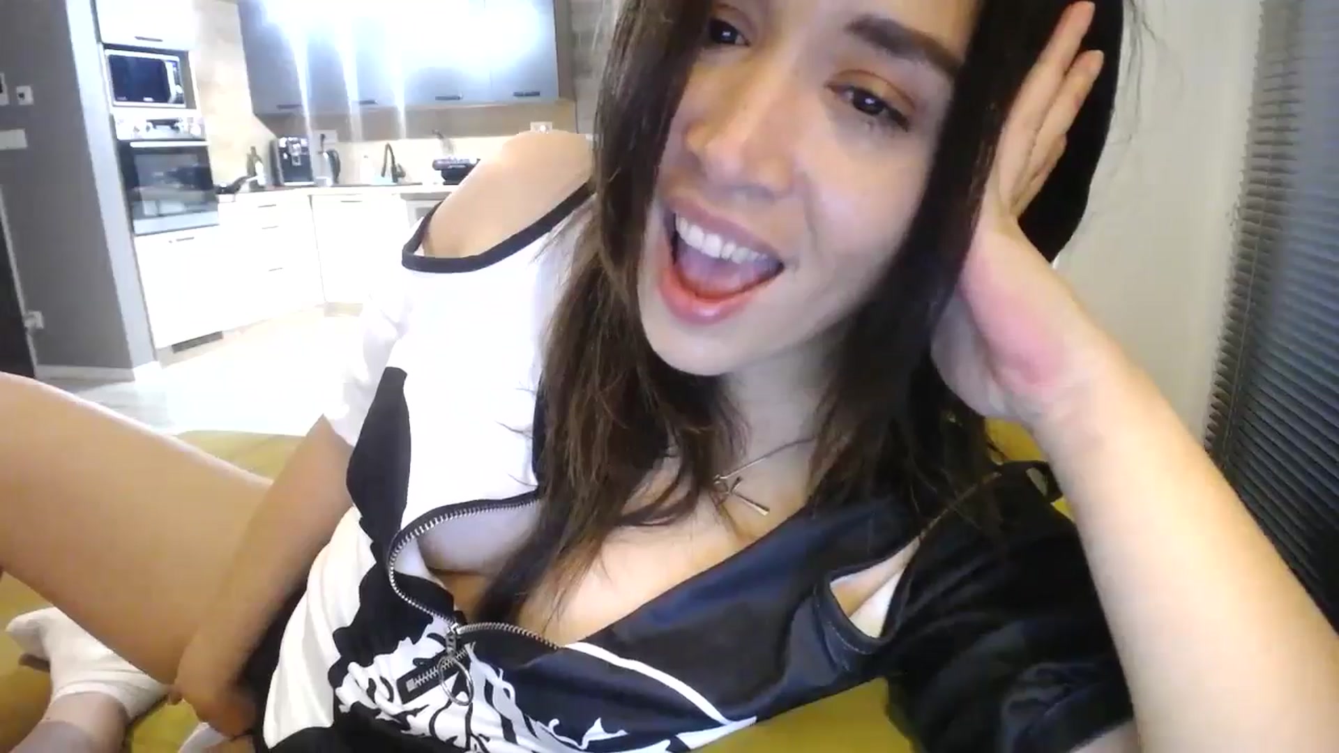 Gallery image thumbnail from Destiny____'s myfreecams stream on, 11/20/2024, 21:55 image 13 of 20