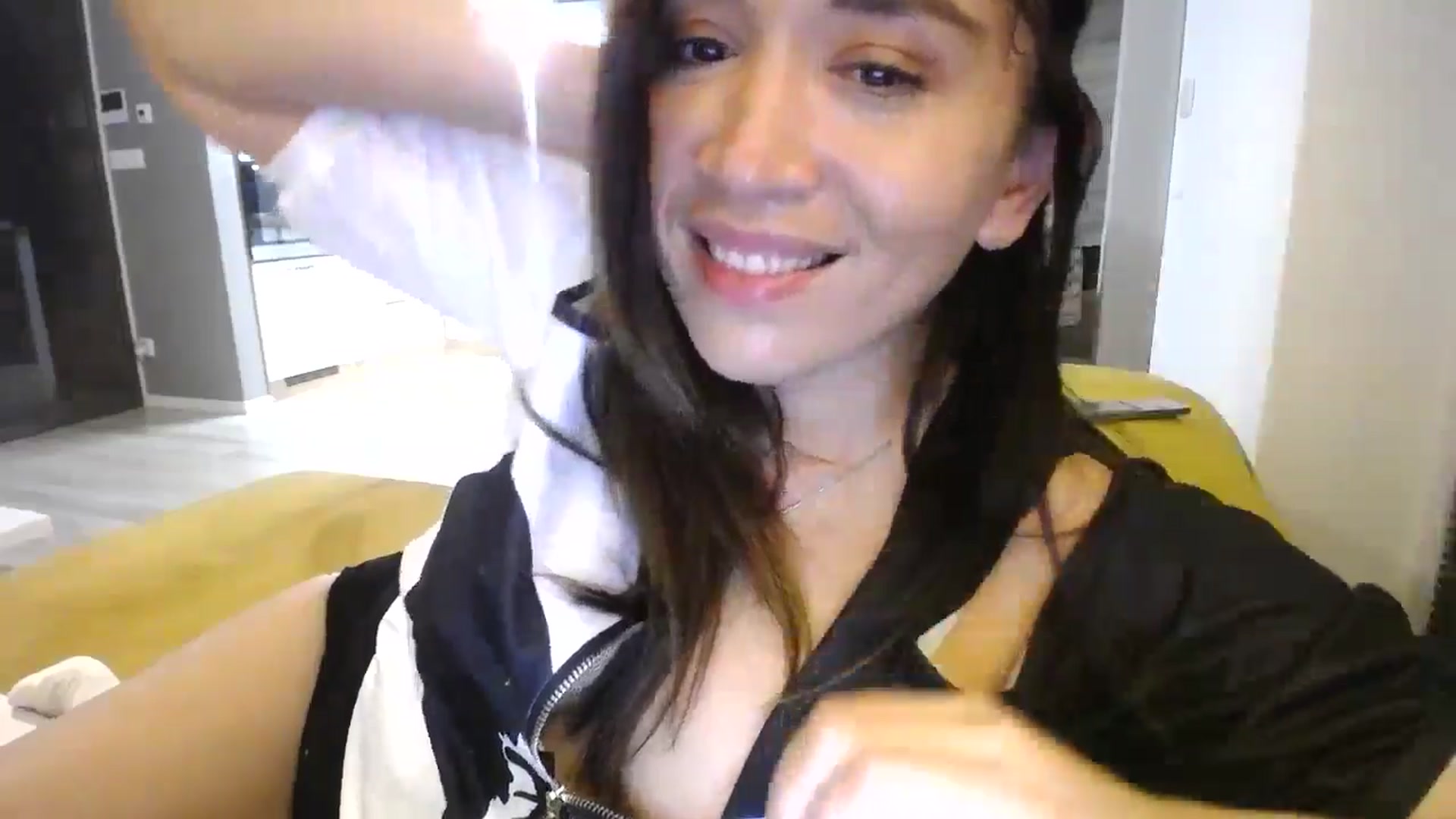 Gallery image thumbnail from Destiny____'s myfreecams stream on, 11/20/2024, 21:55 image 15 of 20