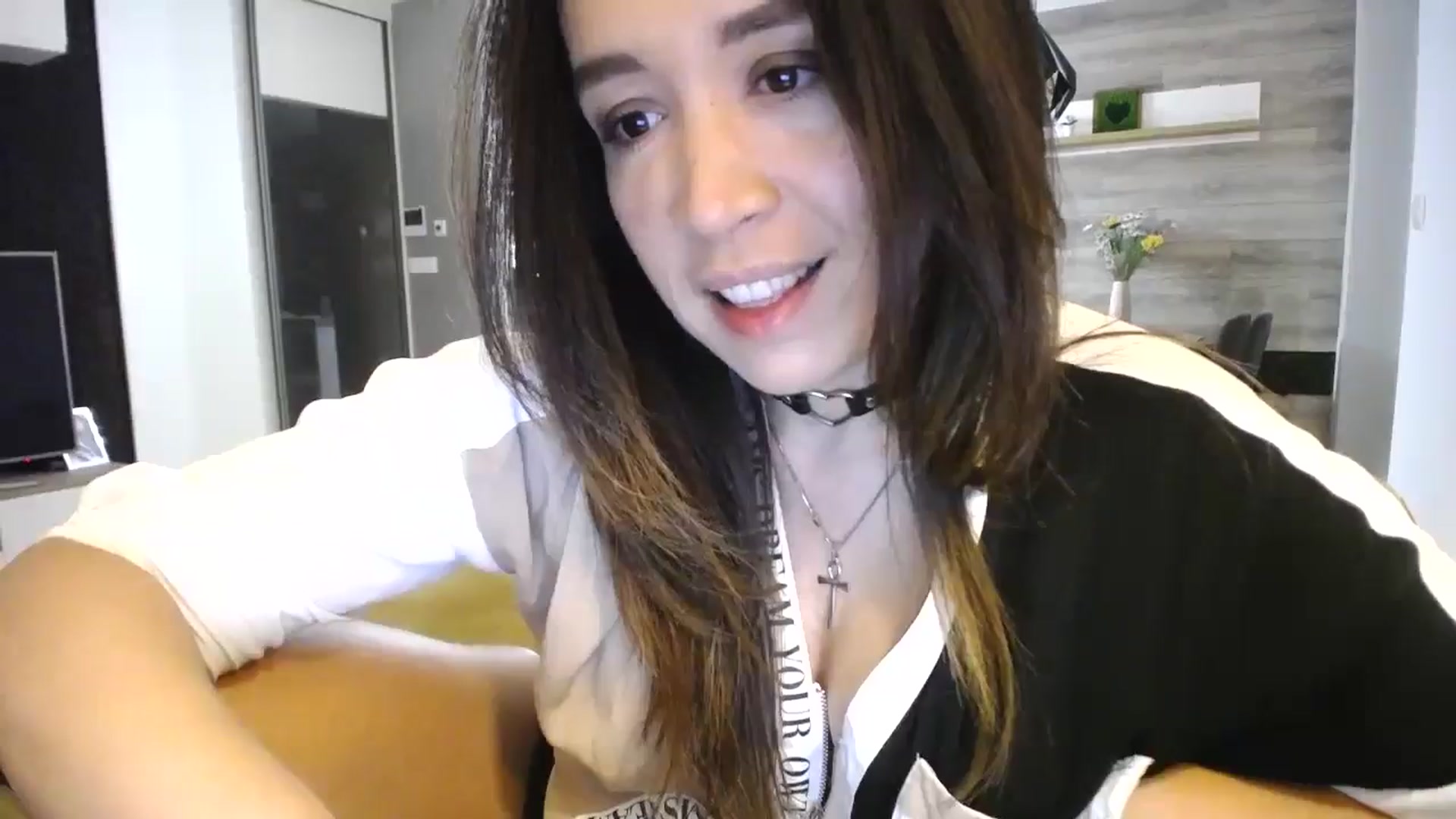 Gallery image thumbnail from Destiny____'s myfreecams stream on, 12/08/2024, 15:33 image 11 of 20
