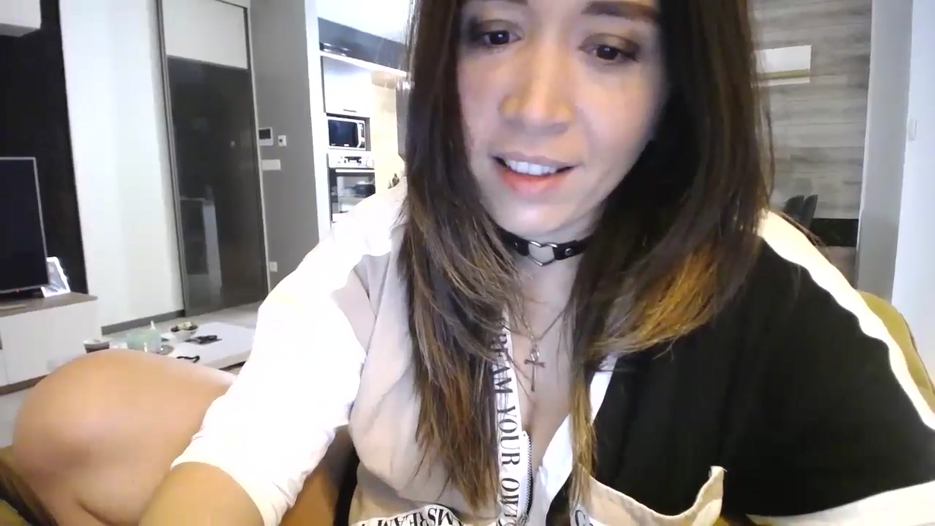 Gallery image thumbnail from Destiny____'s myfreecams stream on, 12/08/2024, 15:33 image 12 of 20