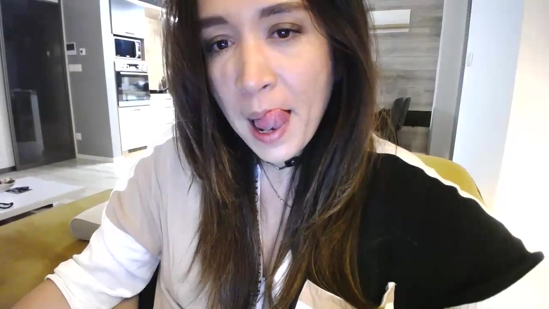 Gallery image thumbnail from Destiny____'s myfreecams stream on, 12/08/2024, 17:57 image 18 of 20