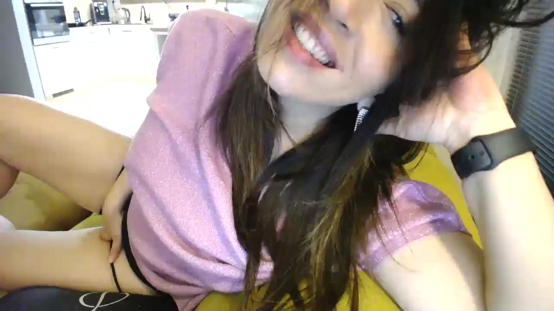 Gallery image thumbnail from Destiny____'s myfreecams stream on, 12/09/2024, 18:50 image 5 of 20
