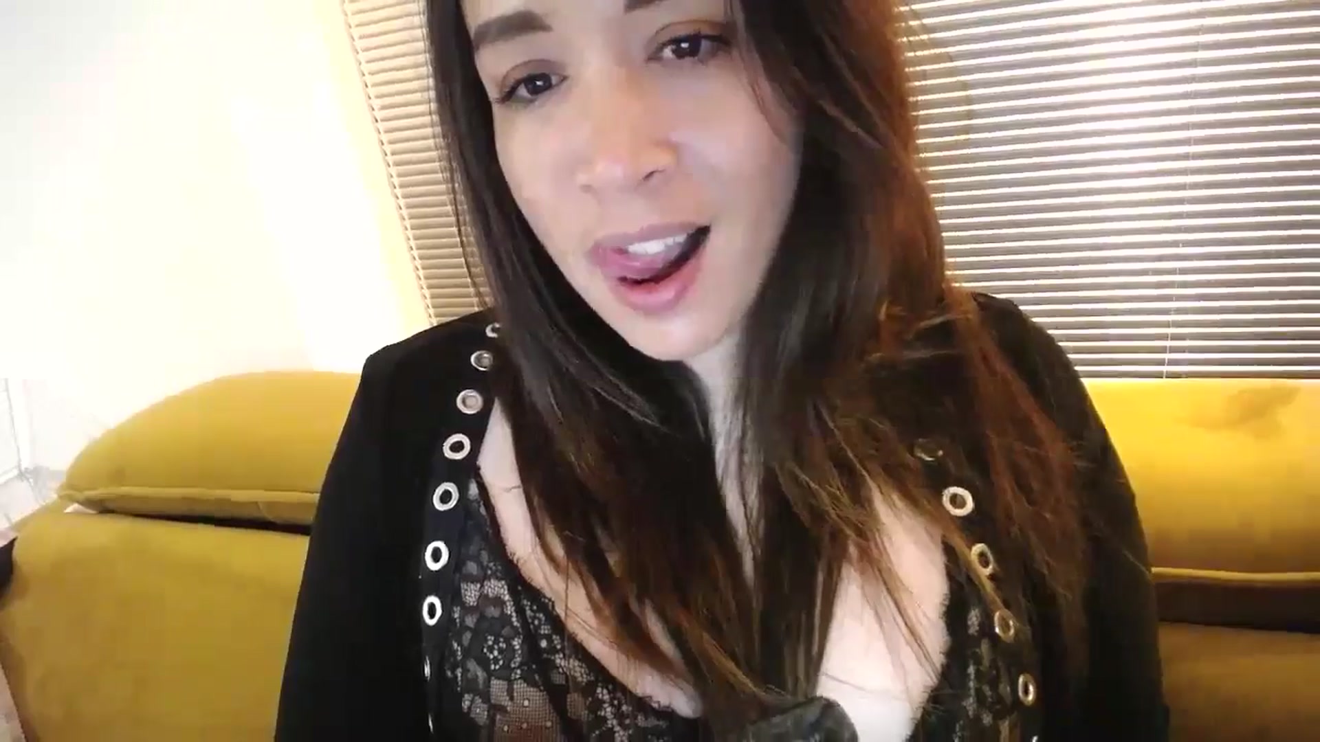Gallery image thumbnail from Destiny____'s myfreecams stream on, 03/01/2025, 18:32 image 17 of 20