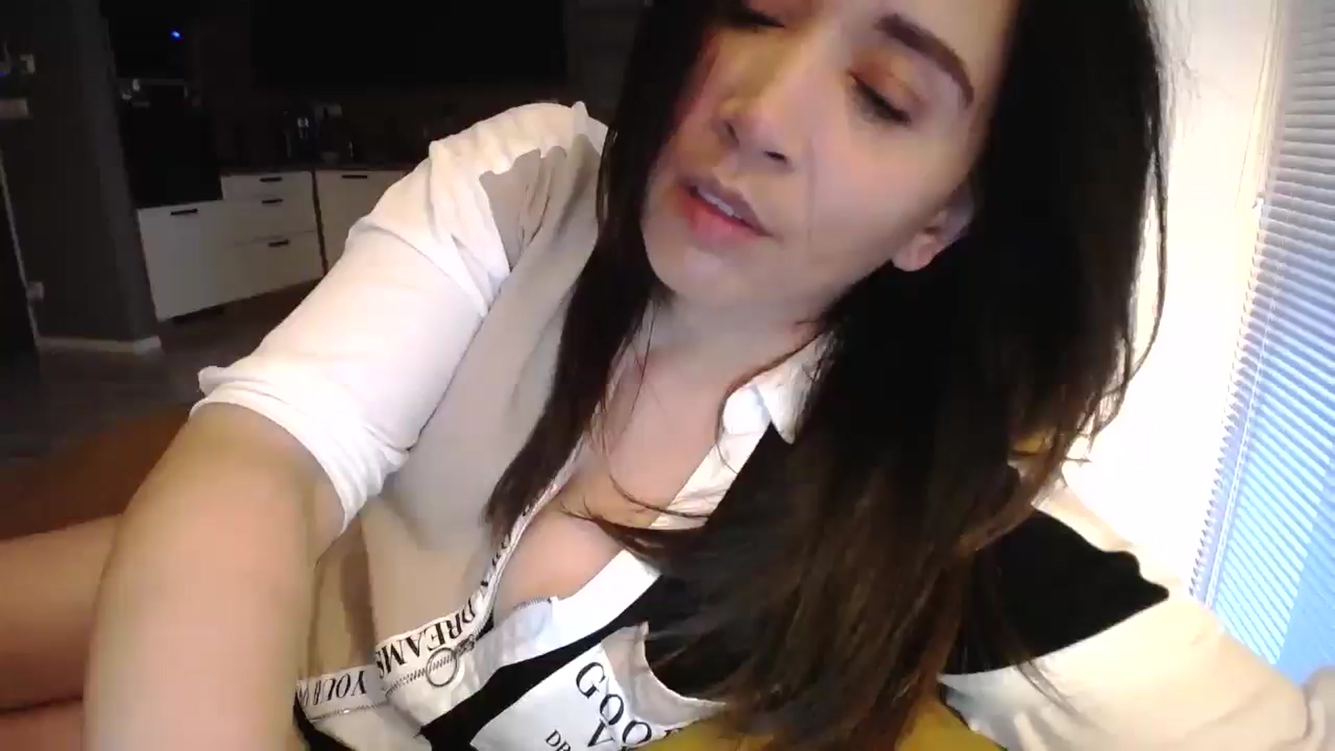 Gallery image thumbnail from Destiny____'s myfreecams stream on, 03/29/2025, 17:44 image 11 of 20