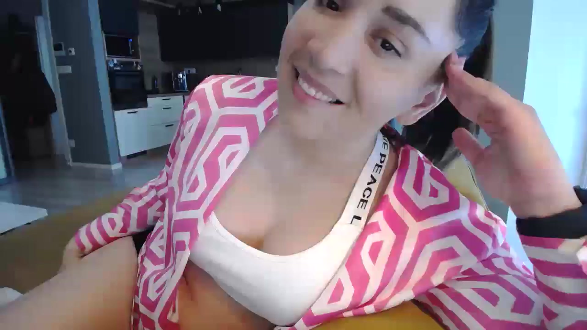 Gallery image thumbnail from Destiny____'s myfreecams stream on, 04/12/2025, 17:39 image 1 of 20