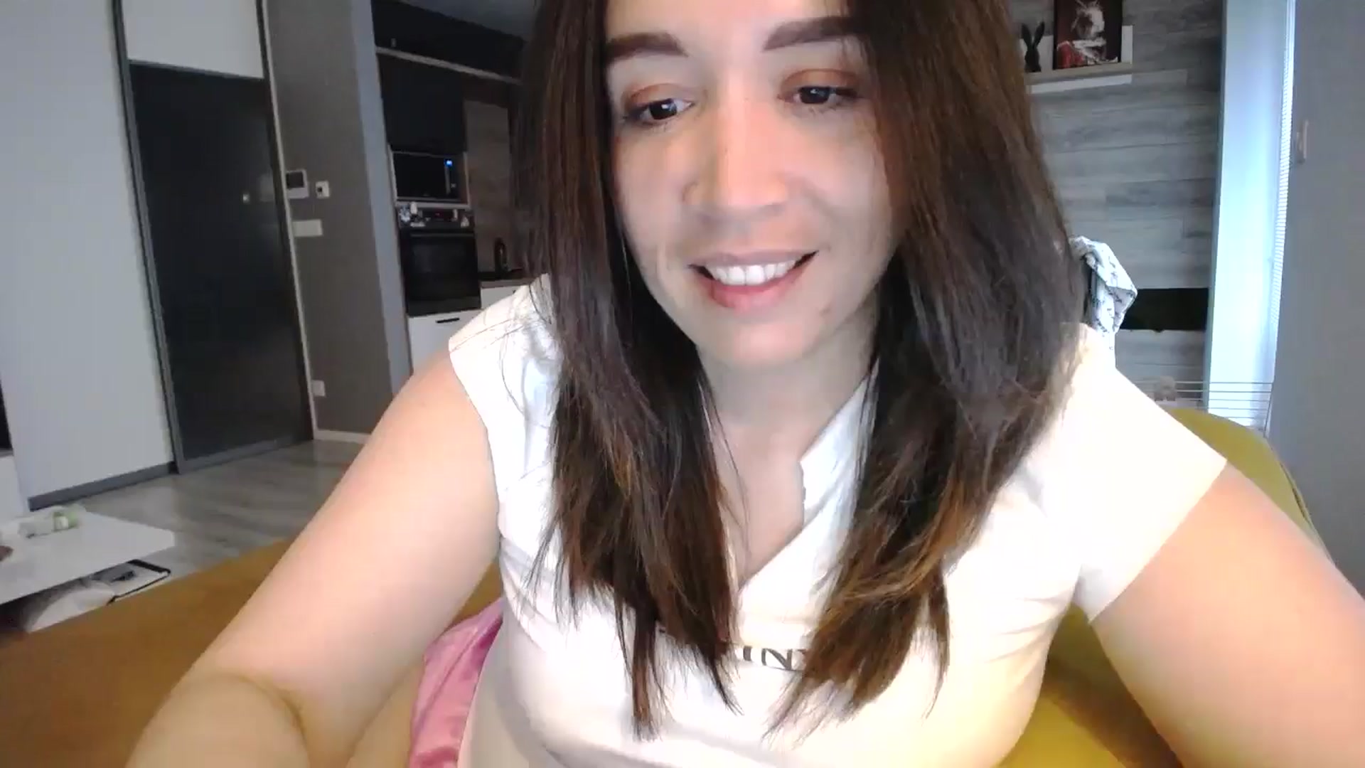Gallery image thumbnail from Destiny____'s myfreecams stream on, 04/13/2025, 16:27 image 15 of 20