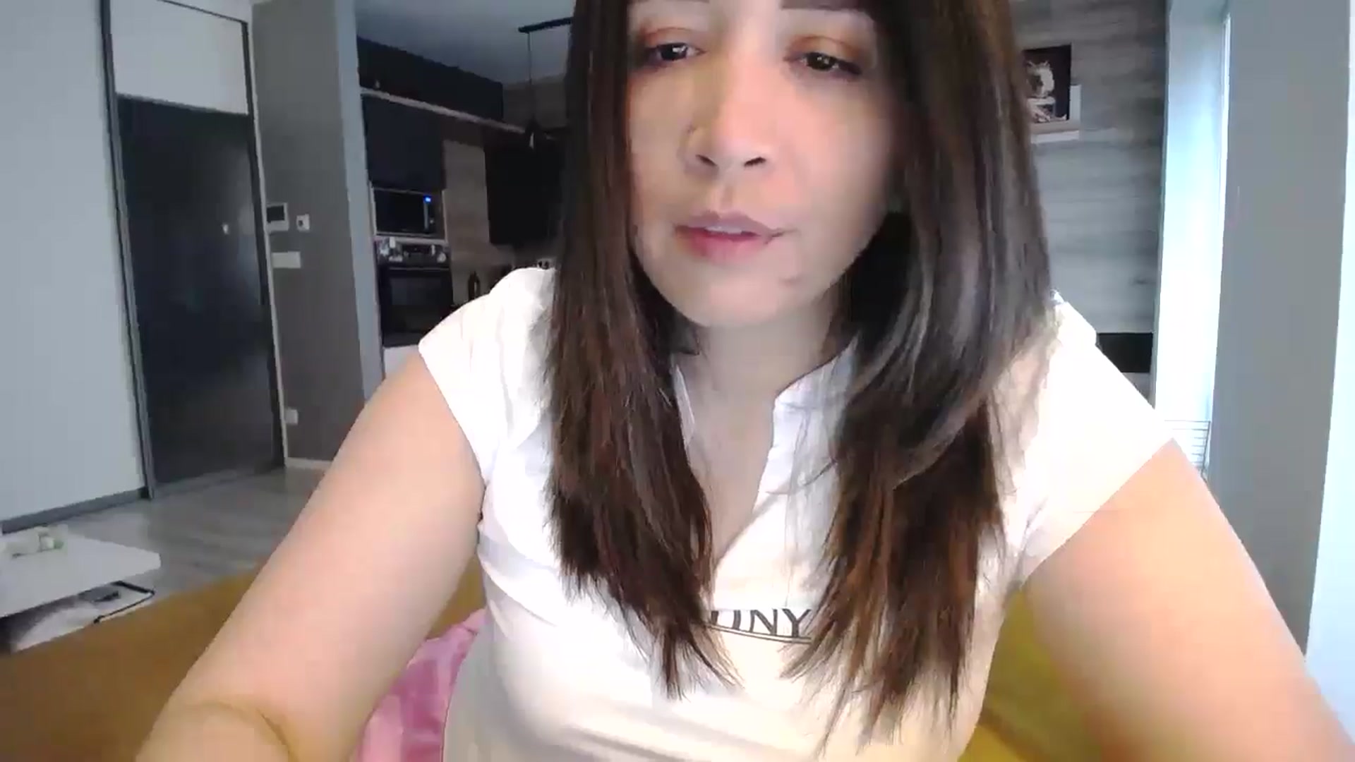 Gallery image thumbnail from Destiny____'s myfreecams stream on, 04/13/2025, 16:27 image 4 of 20