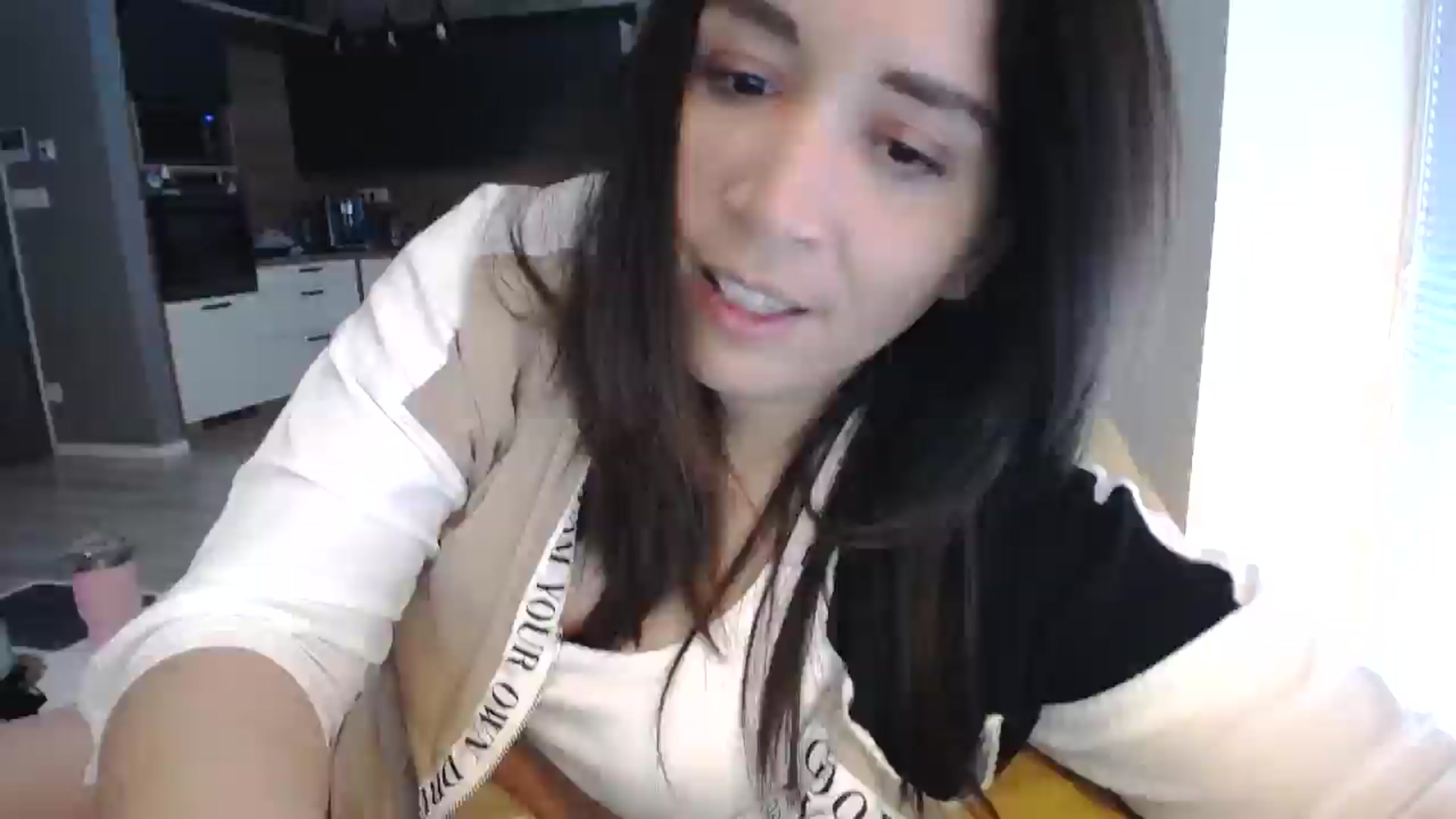 Gallery image thumbnail from Destiny____'s myfreecams stream on, 04/19/2025, 16:00 image 19 of 20