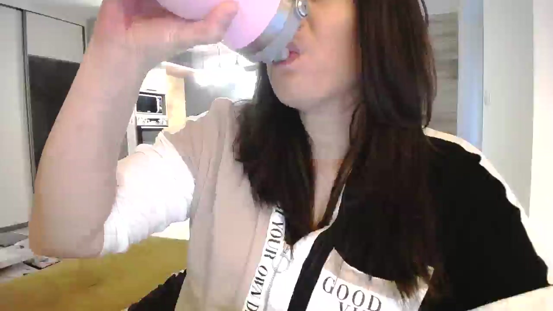 Gallery image thumbnail from Destiny____'s myfreecams stream on, 04/19/2025, 17:56 image 6 of 20