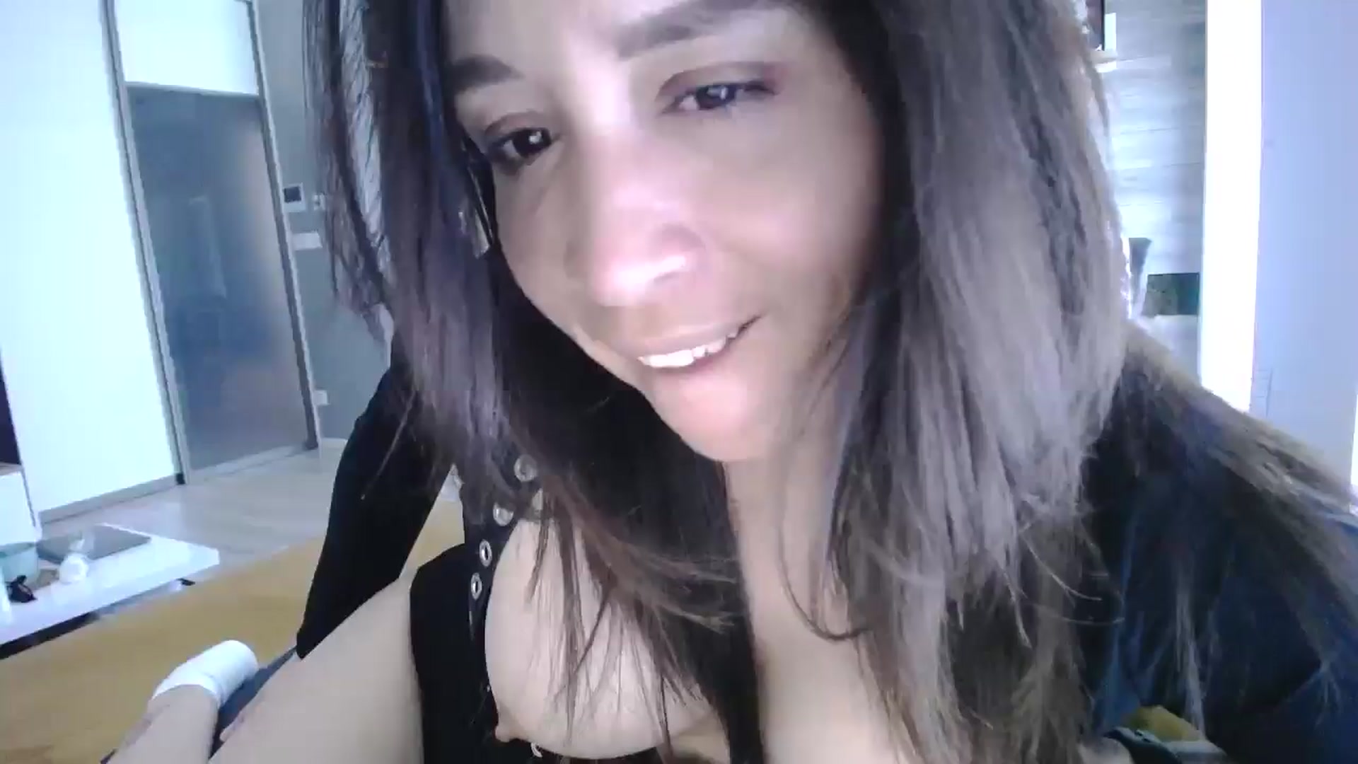 Gallery image thumbnail from Destiny____'s myfreecams stream on, 04/20/2025, 14:51 image 11 of 20