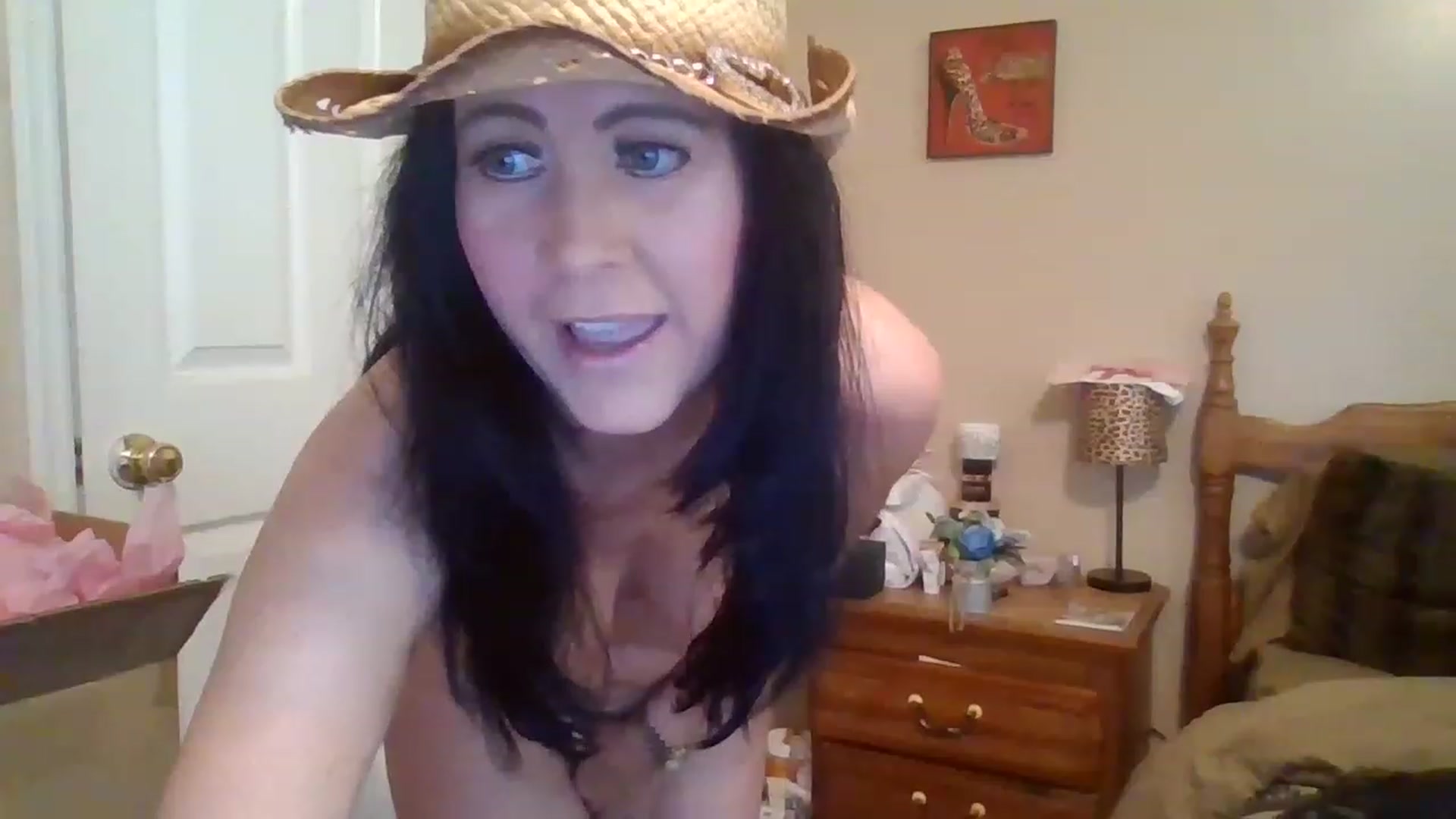Gallery image thumbnail from DevanRae's myfreecams stream on, 04/15/2023, 16:54 image 17 of 20