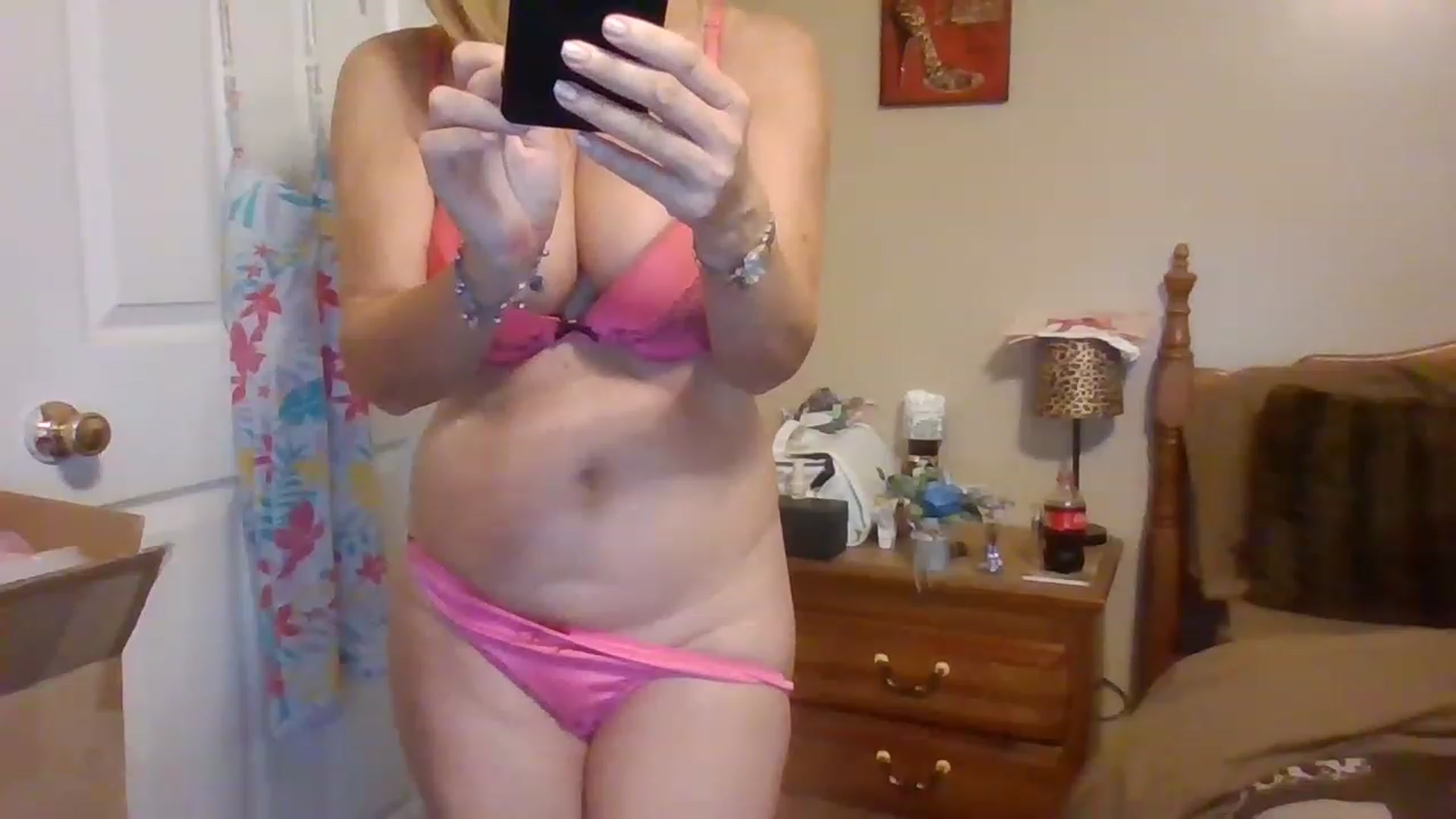 Gallery image thumbnail from DevanRae's myfreecams stream on, 06/21/2023, 15:36 image 12 of 20