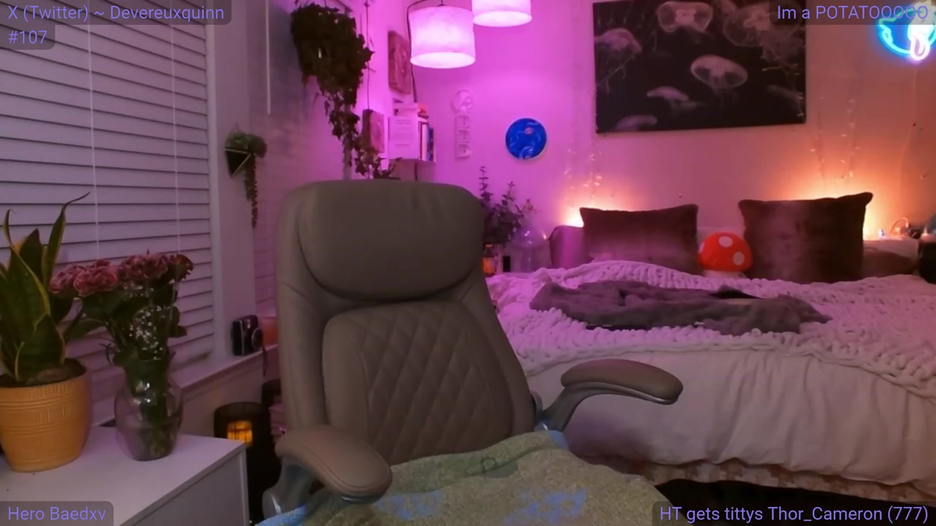 Gallery image thumbnail from DevereuxQ's myfreecams stream on, 03/10/2024, 07:50 image 10 of 20