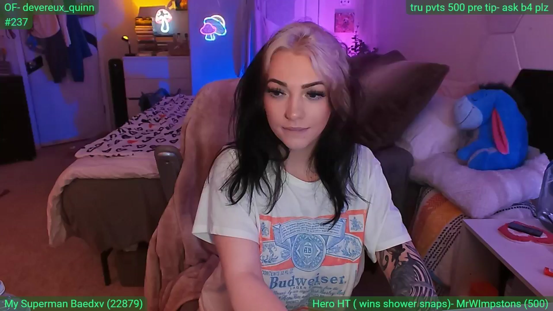 Gallery image thumbnail from DevereuxQ's myfreecams stream on, 05/19/2024, 09:21 image 7 of 20