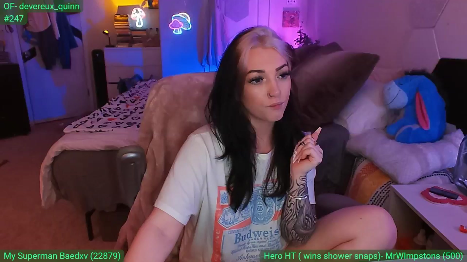 Gallery image thumbnail from DevereuxQ's myfreecams stream on, 05/19/2024, 09:21 image 1 of 20