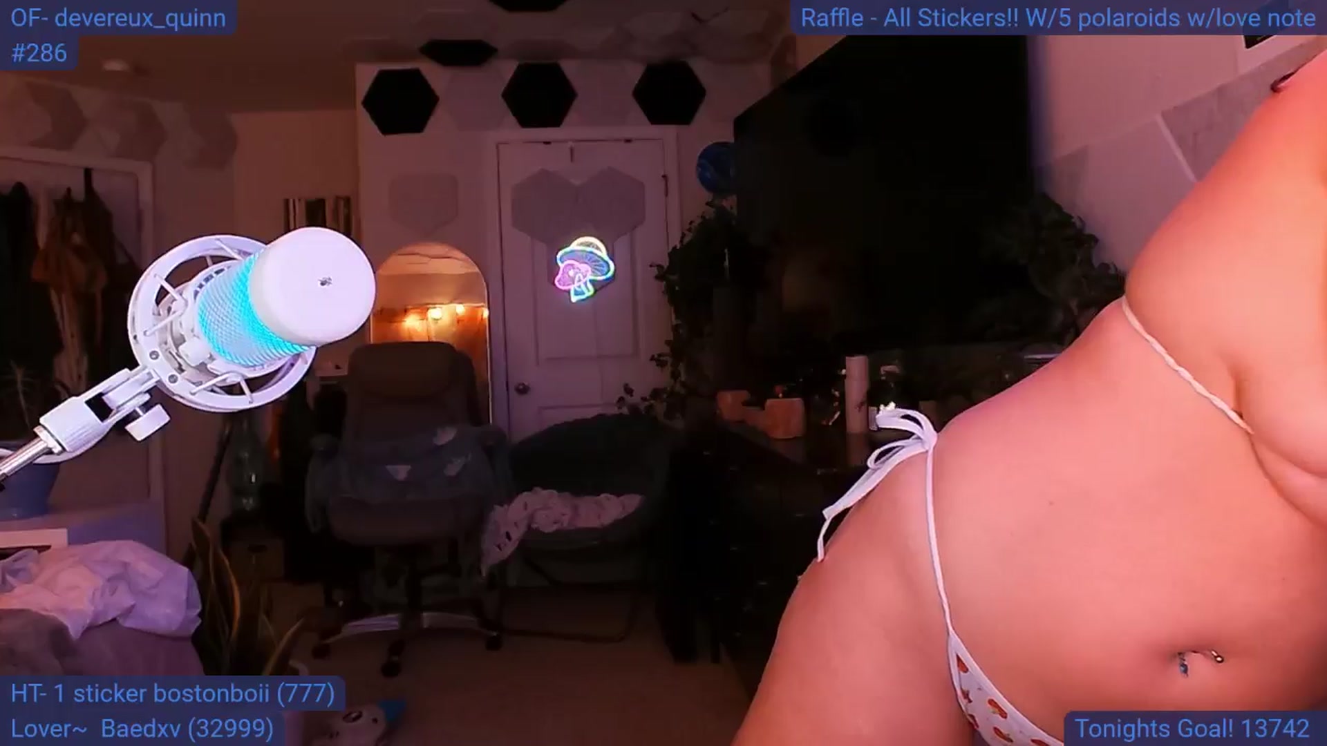 Gallery image thumbnail from DevereuxQ's myfreecams stream on, 06/30/2024, 06:12 image 17 of 20