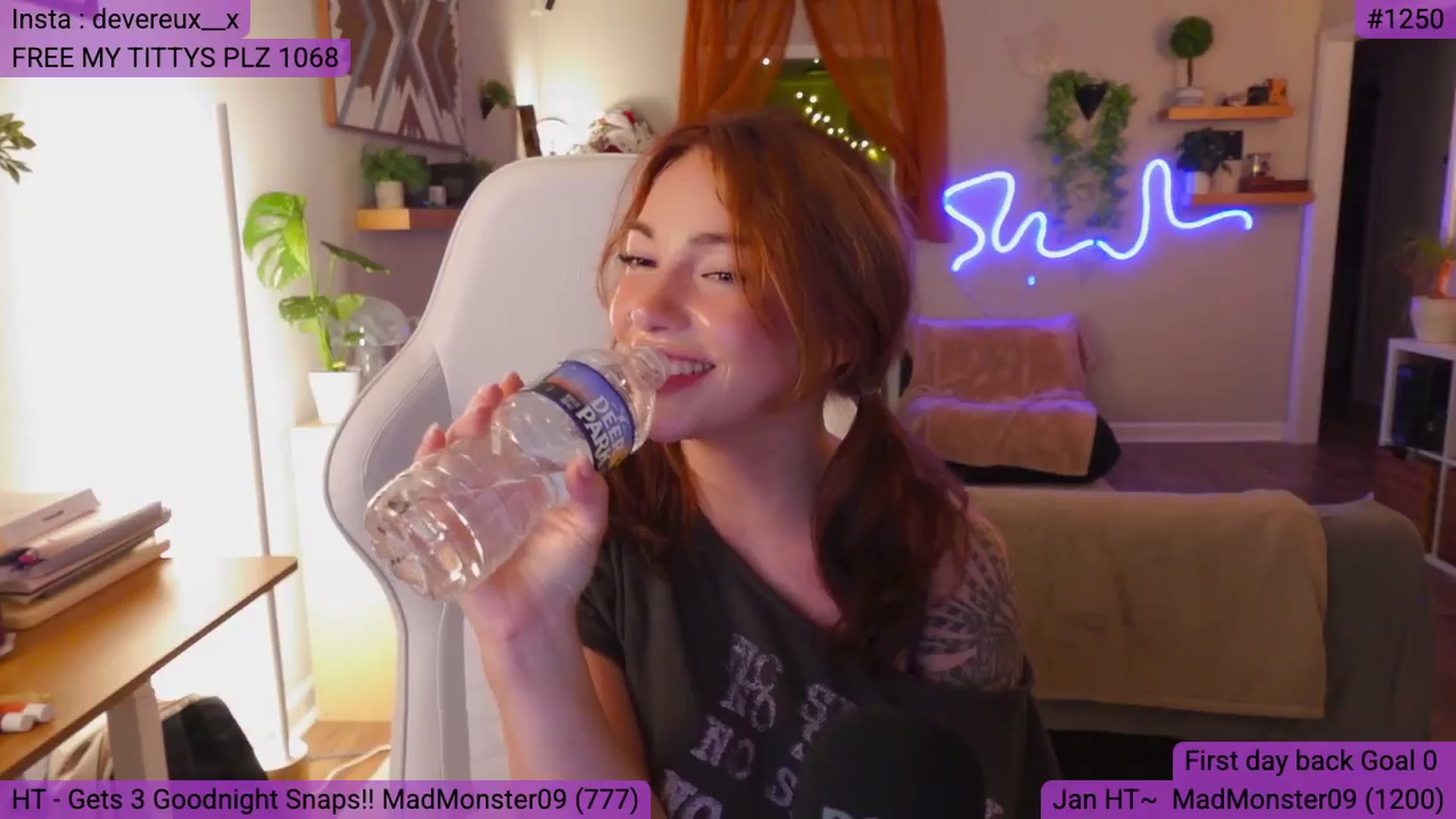 Gallery image thumbnail from DevereuxQ's myfreecams stream on, 04/24/2026, 02:27 image 11 of 20