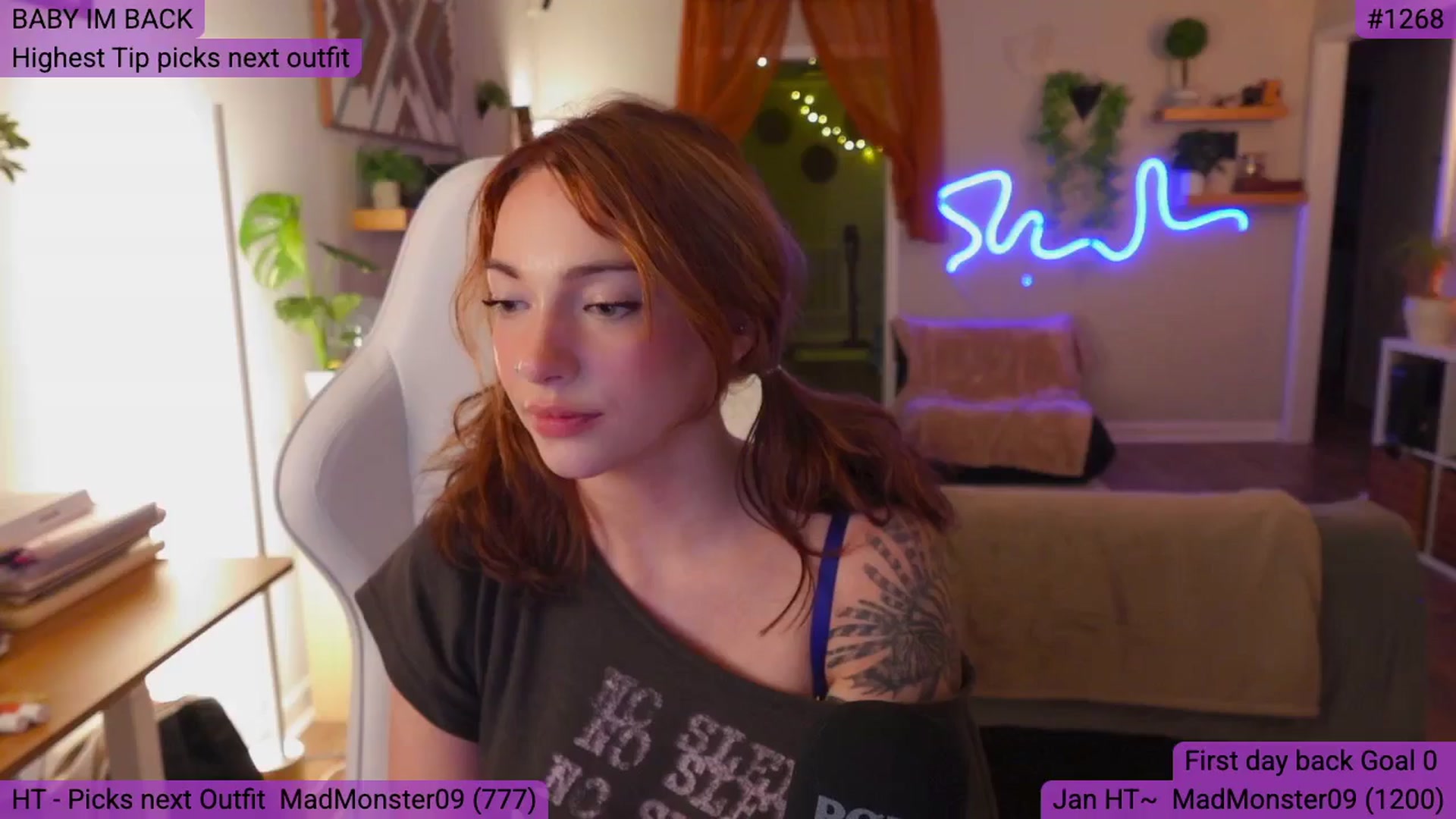 Gallery image thumbnail from DevereuxQ's myfreecams stream on, 04/24/2026, 02:27 image 9 of 20