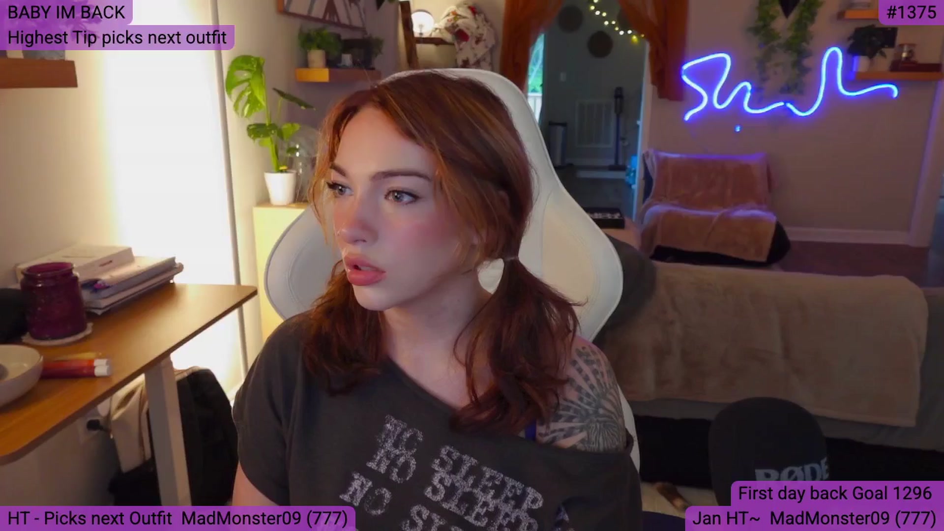 Gallery image thumbnail from DevereuxQ's myfreecams stream on, 04/24/2026, 02:27 image 2 of 20