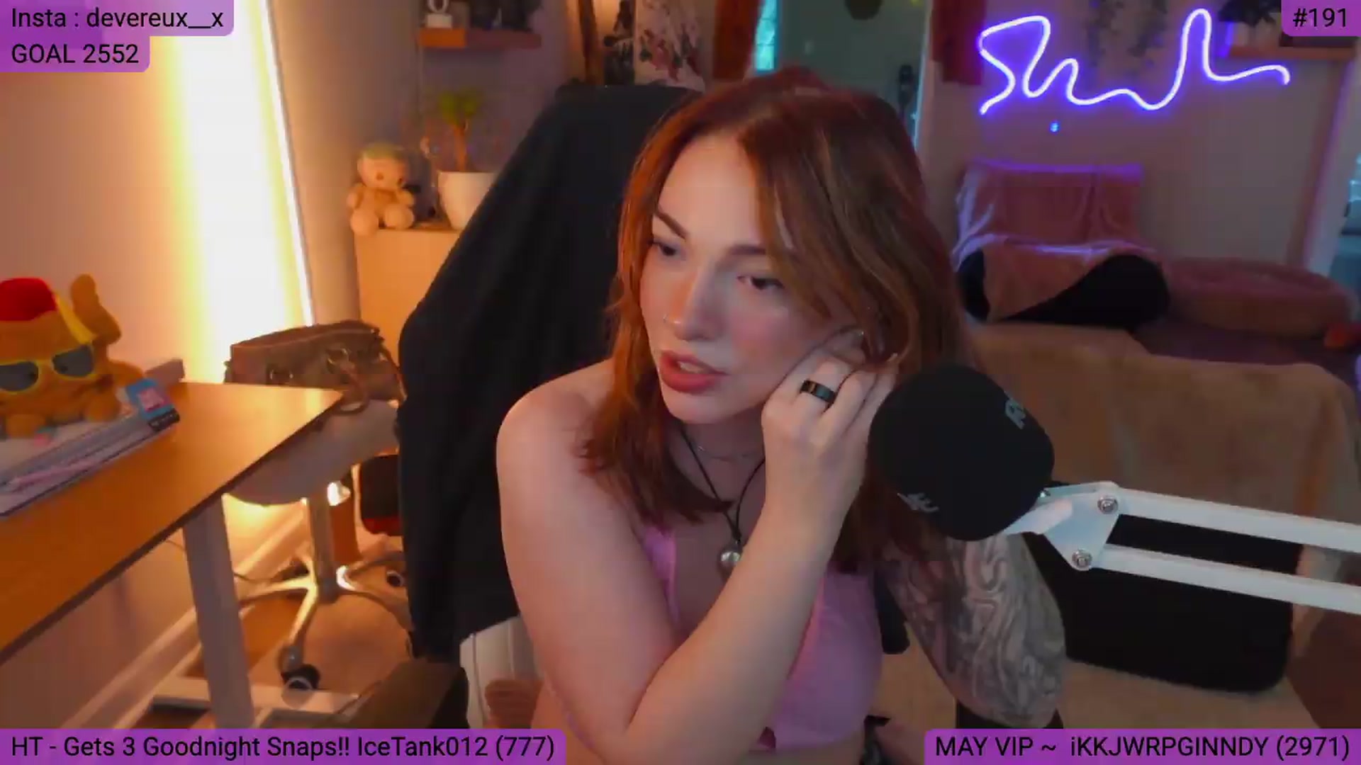 Gallery image thumbnail from DevereuxQ's myfreecams stream on, 05/06/2026, 24:01 image 4 of 20