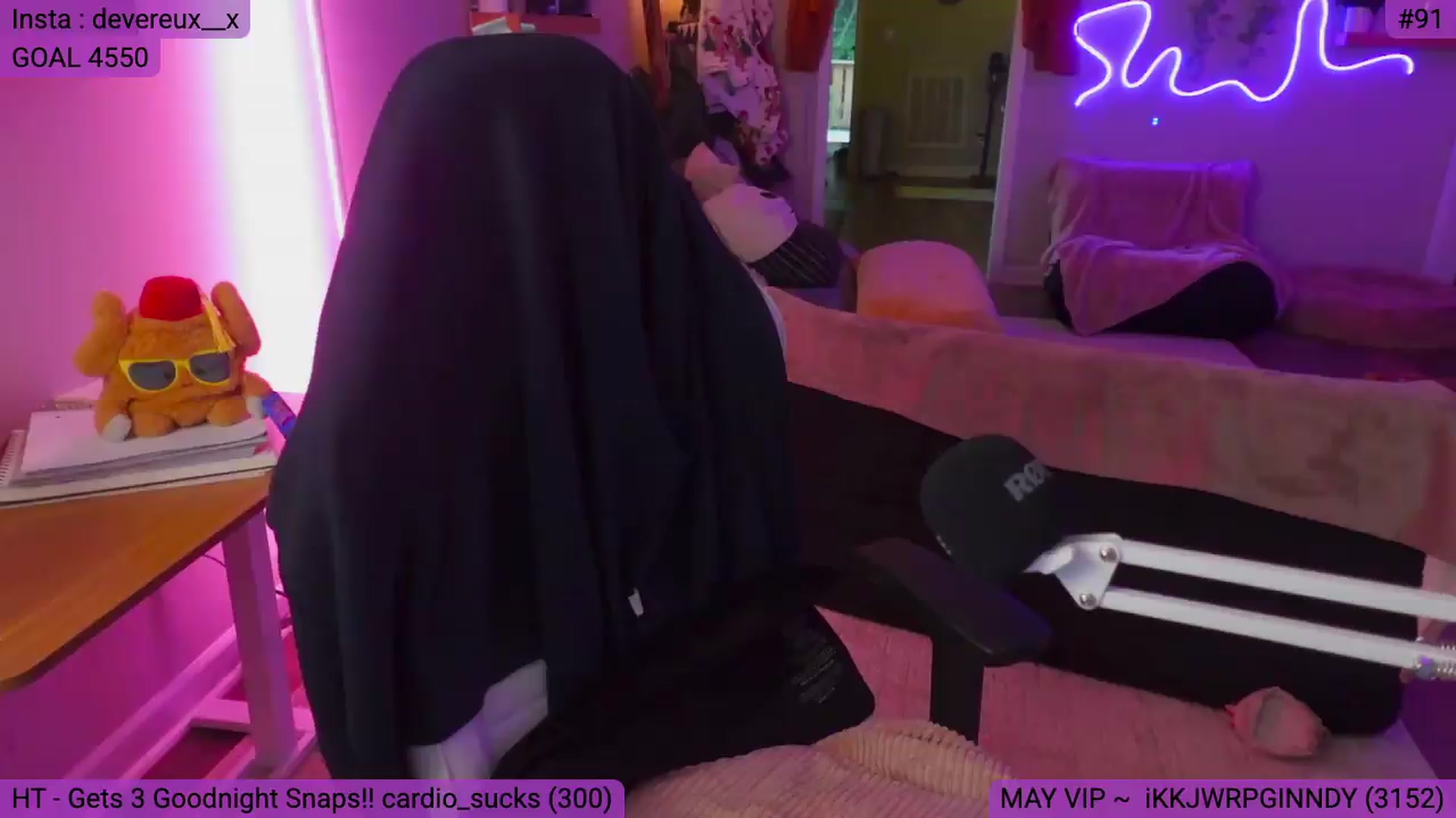 Gallery image thumbnail from DevereuxQ's myfreecams stream on, 05/07/2026, 24:01 image 6 of 20