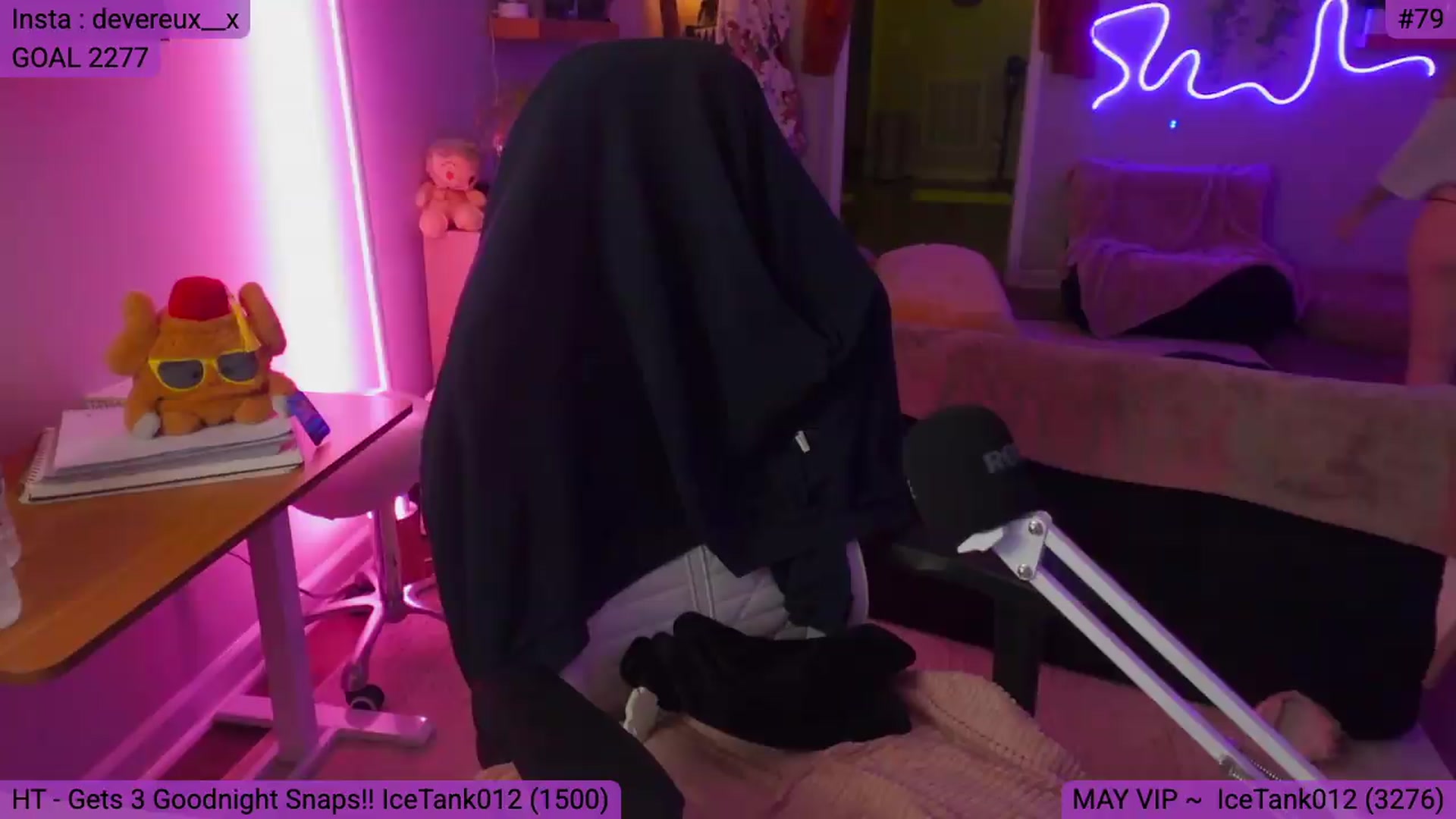 Gallery image thumbnail from DevereuxQ's myfreecams stream on, 05/07/2026, 02:07 image 1 of 20