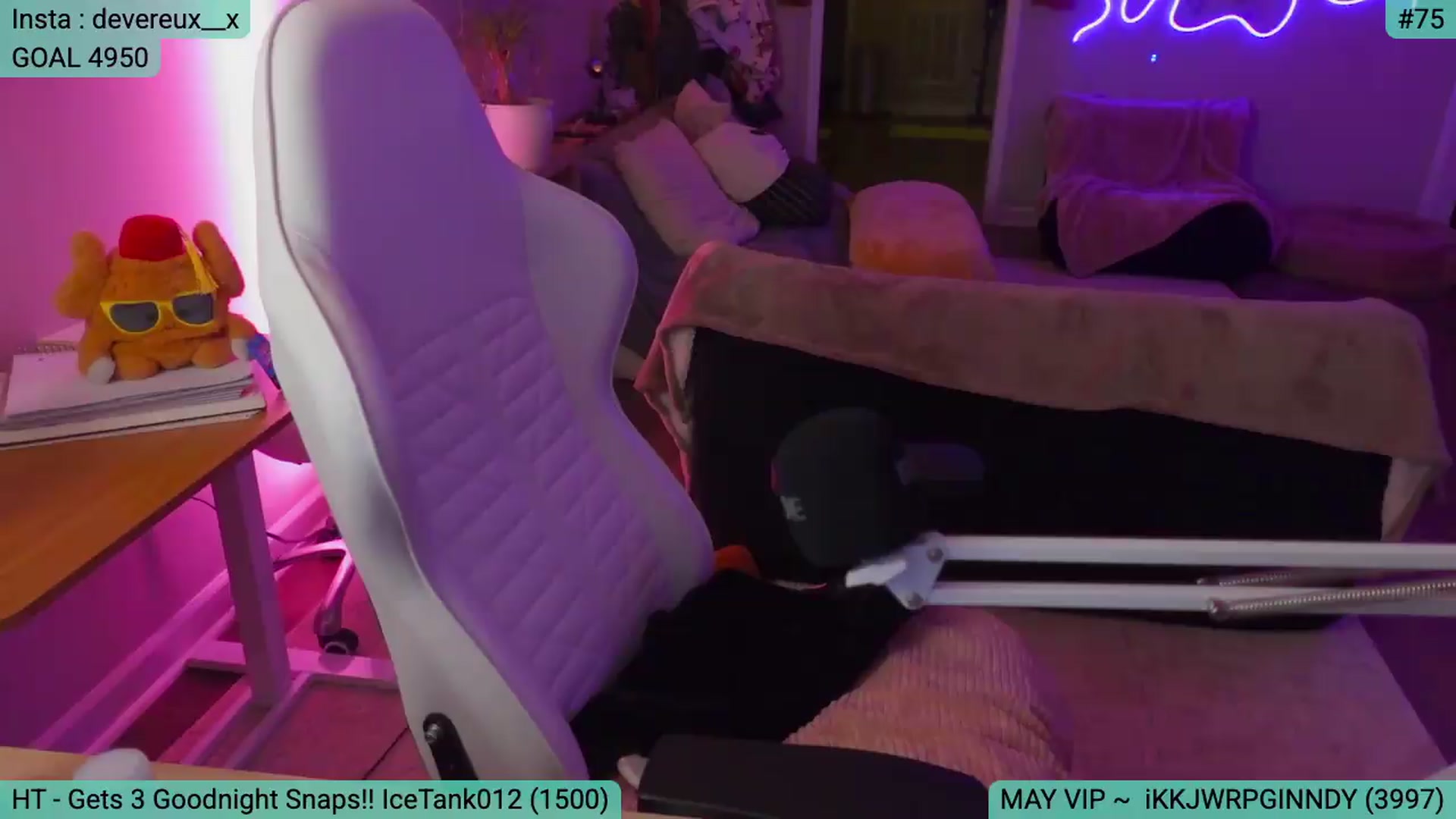 Gallery image thumbnail from DevereuxQ's myfreecams stream on, 05/07/2026, 02:07 image 17 of 20