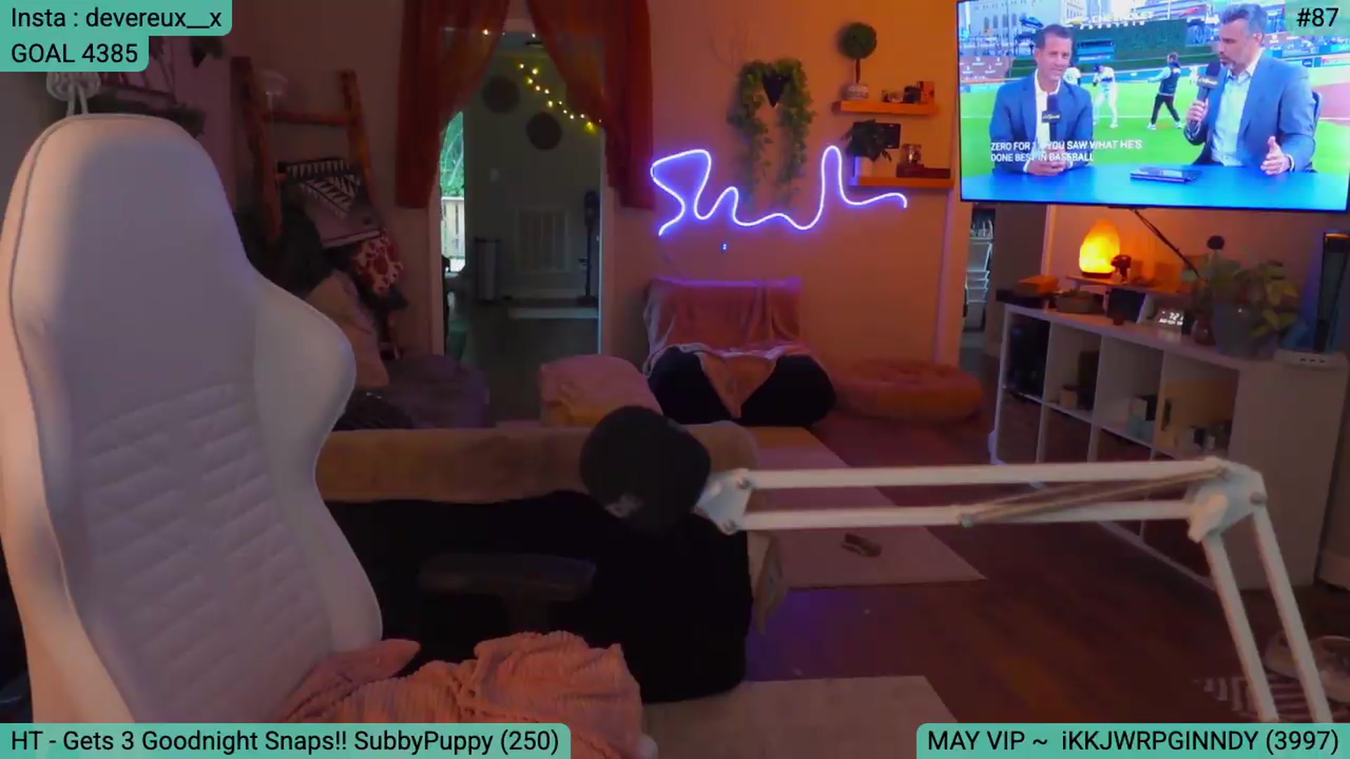 Gallery image thumbnail from DevereuxQ's myfreecams stream on, 05/08/2026, 24:47 image 9 of 20