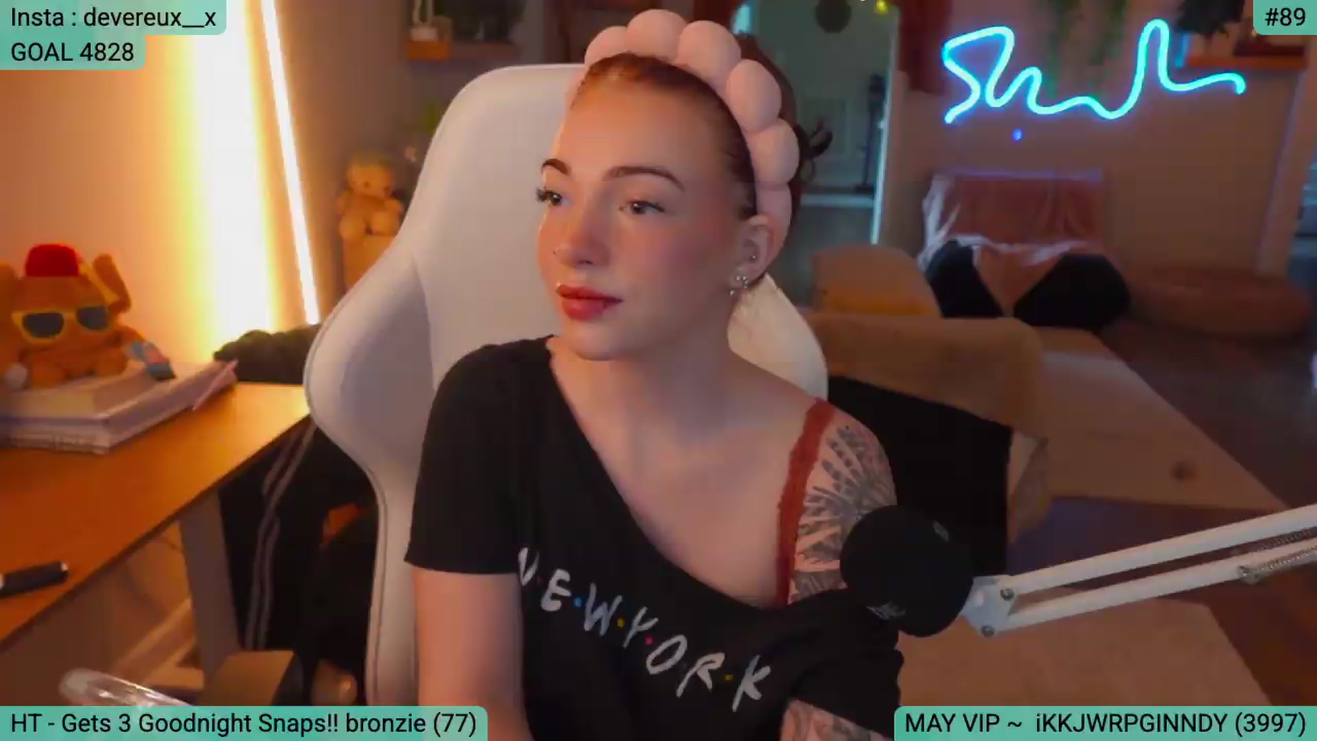 Gallery image thumbnail from DevereuxQ's myfreecams stream on, 05/08/2026, 24:47 image 2 of 20