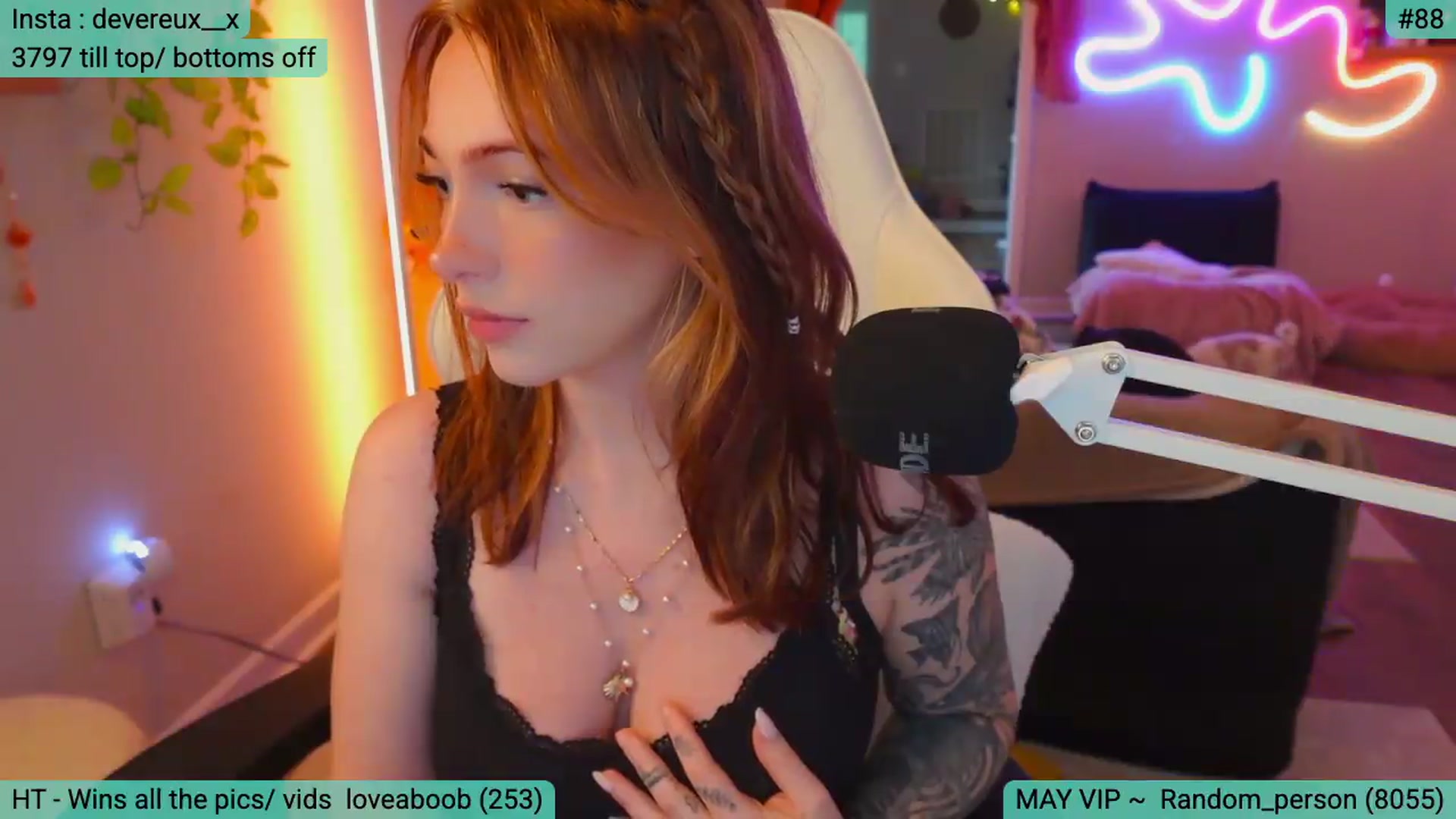Gallery image thumbnail from DevereuxQ's myfreecams stream on, 05/28/2026, 02:41 image 6 of 20
