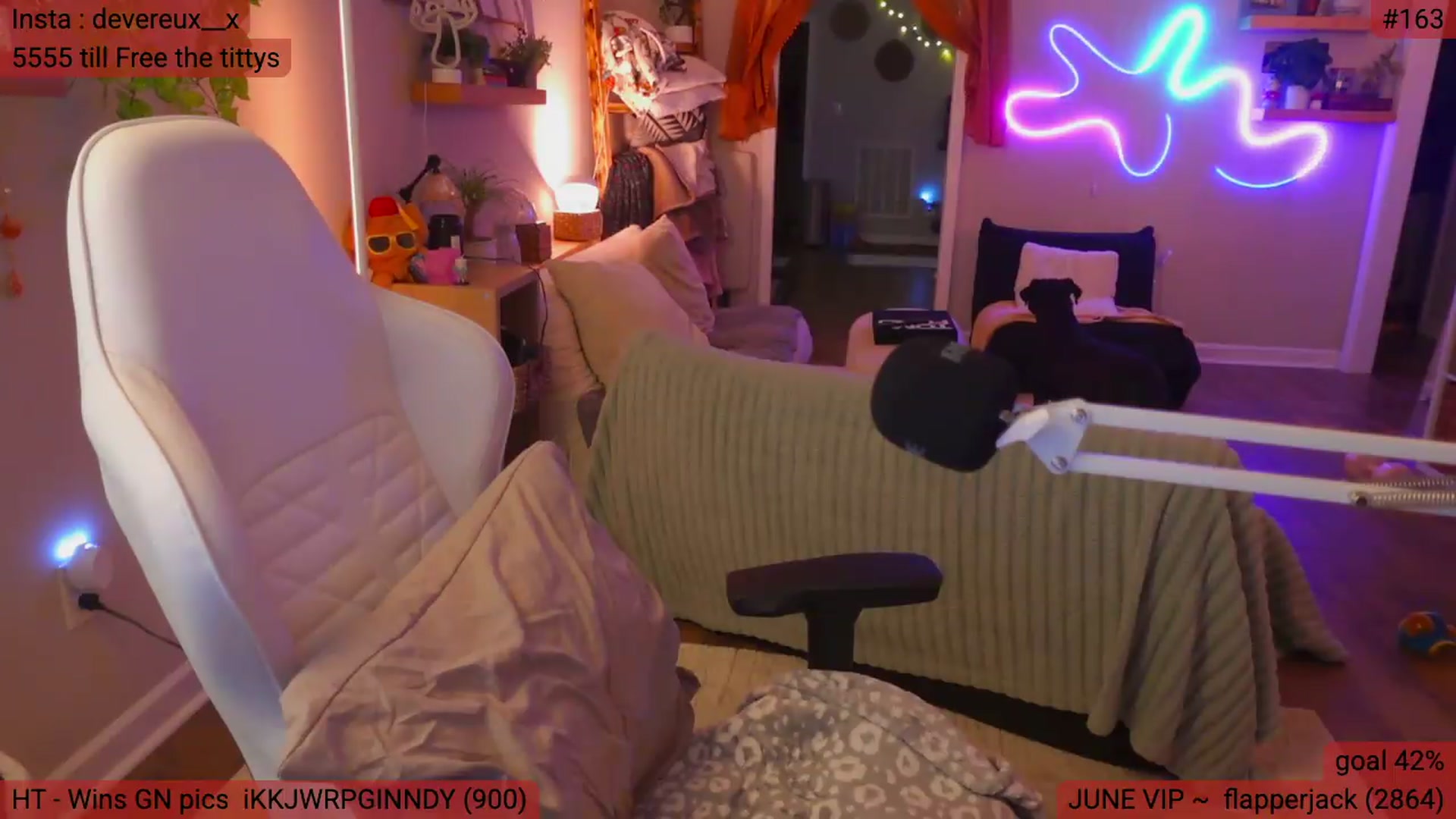 Gallery image thumbnail from DevereuxQ's myfreecams stream on, 06/02/2026, 02:35 image 11 of 20