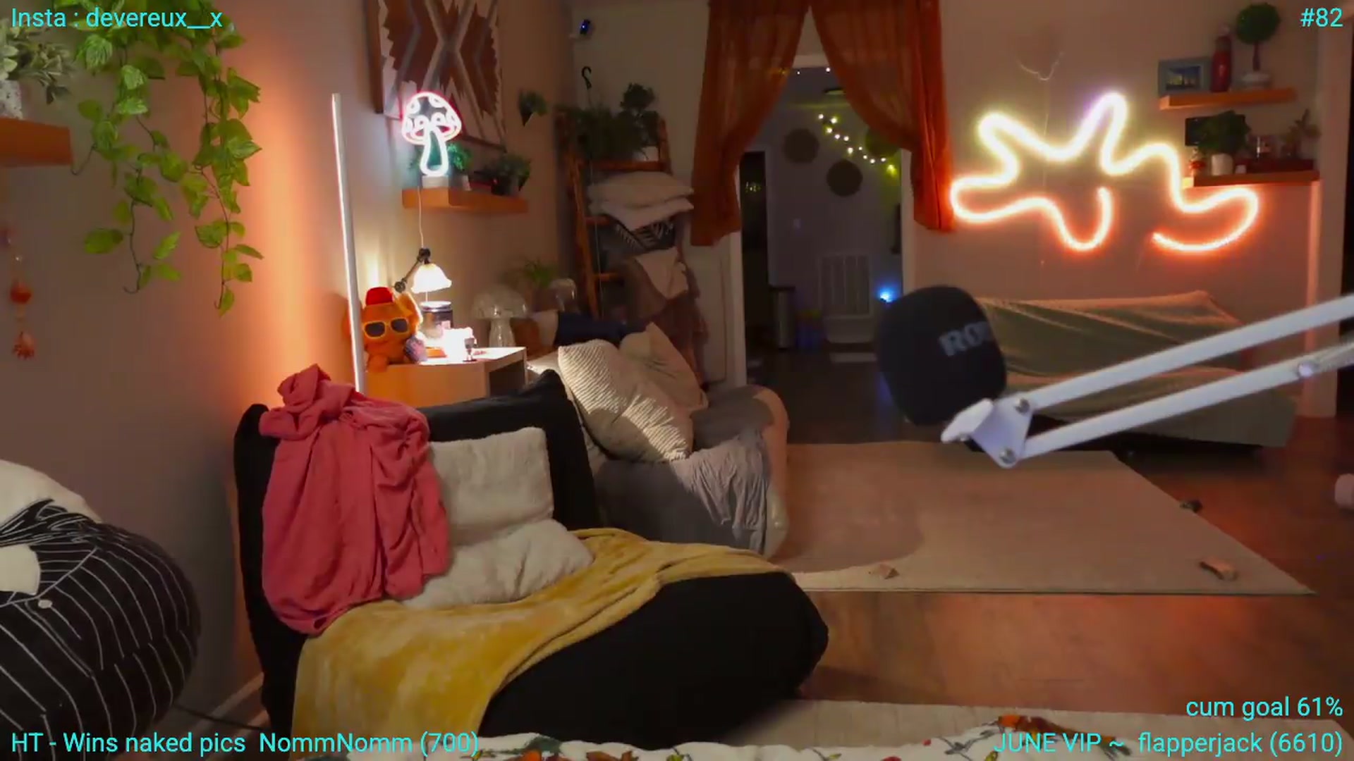 Gallery image thumbnail from DevereuxQ's myfreecams stream on, 06/04/2026, 02:37 image 4 of 20
