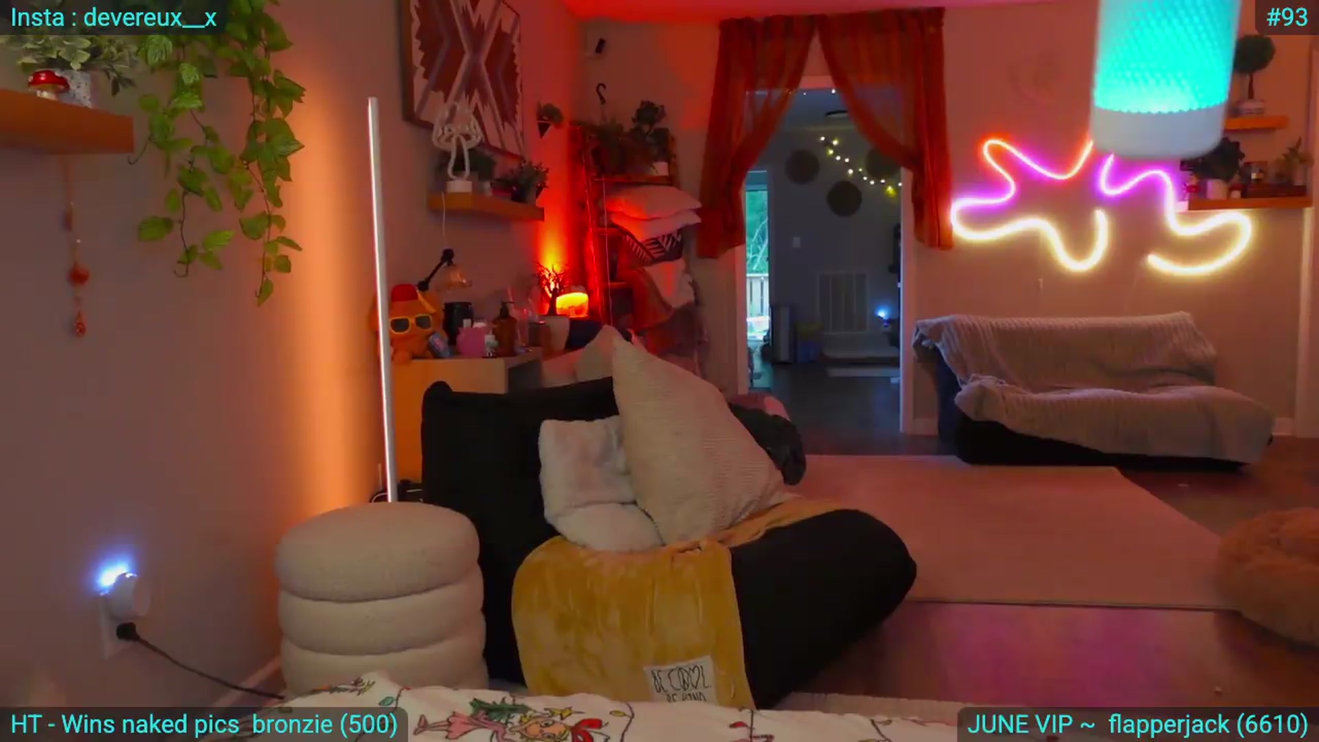 Gallery image thumbnail from DevereuxQ's myfreecams stream on, 06/05/2026, 02:32 image 7 of 20