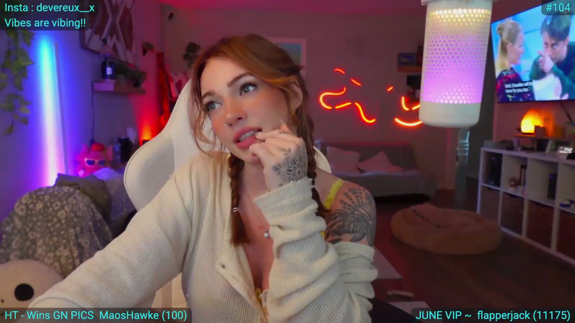 Gallery image thumbnail from DevereuxQ's myfreecams stream on, 06/11/2026, 24:57 image 2 of 20