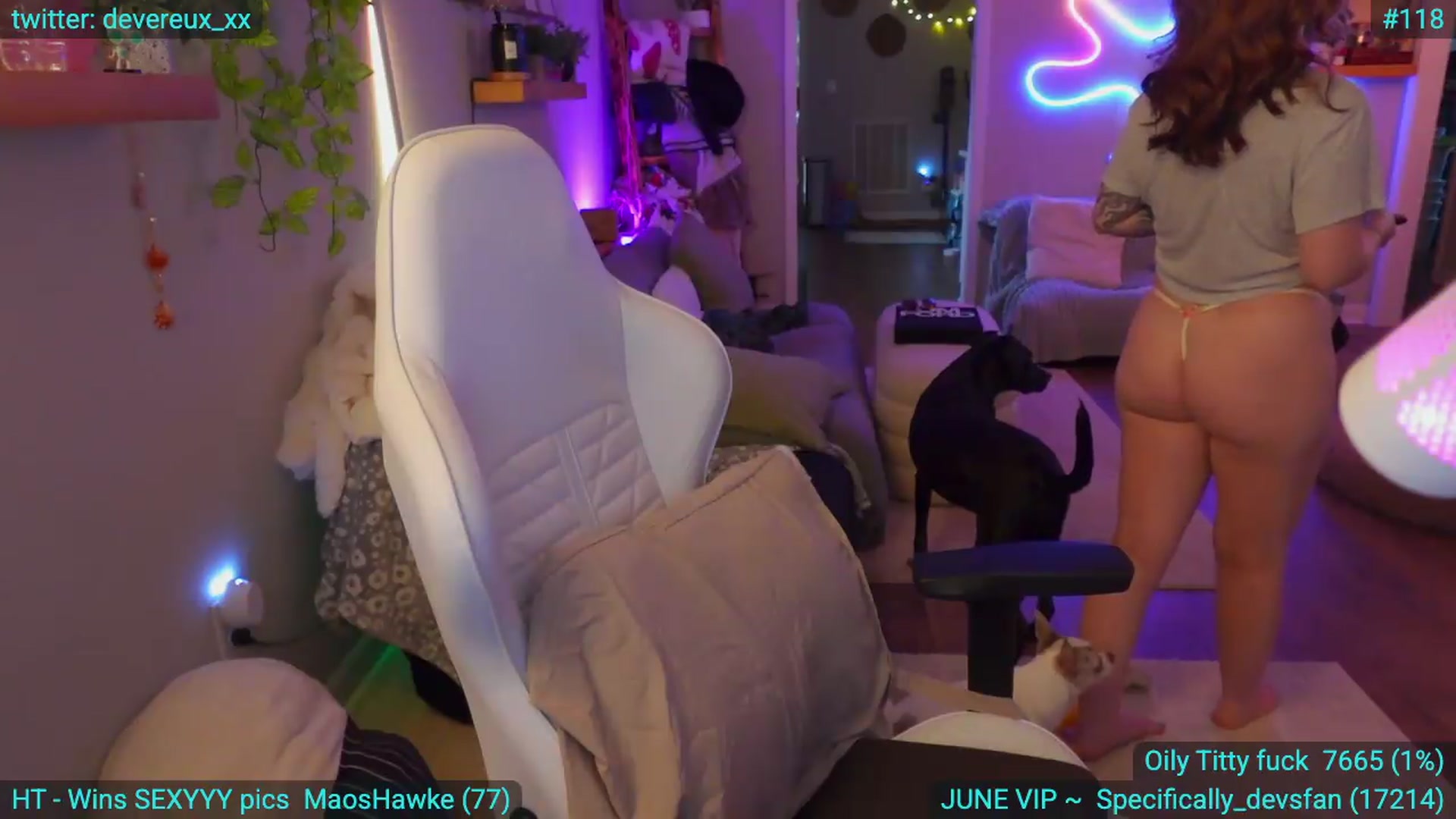 Gallery image thumbnail from DevereuxQ's myfreecams stream on, 06/18/2026, 23:57 image 19 of 20