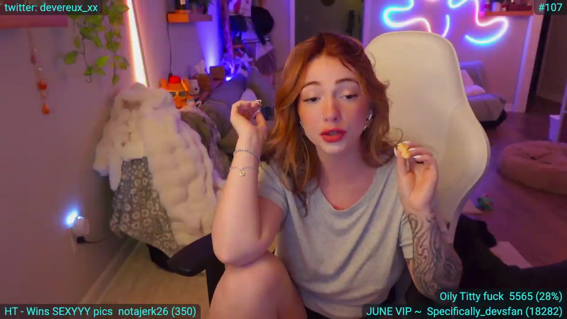 Gallery image thumbnail from DevereuxQ's myfreecams stream on, 06/19/2026, 02:09 image 11 of 20
