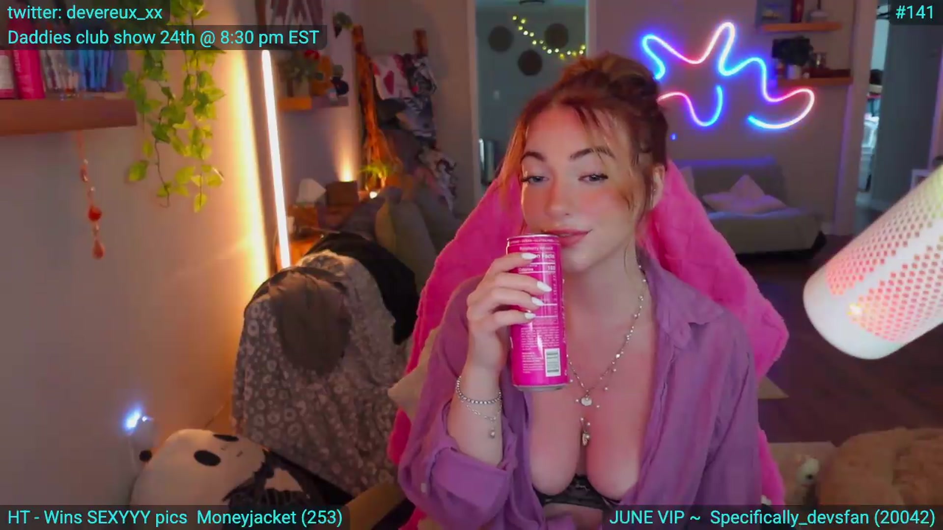 Gallery image thumbnail from DevereuxQ's myfreecams stream on, 06/22/2026, 23:31 image 18 of 20