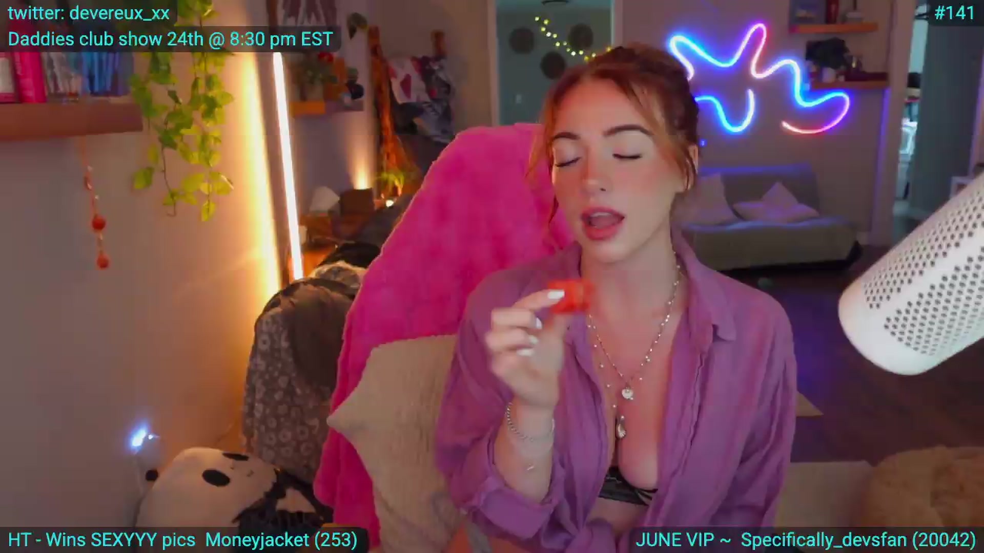 Gallery image thumbnail from DevereuxQ's myfreecams stream on, 06/22/2026, 23:31 image 19 of 20