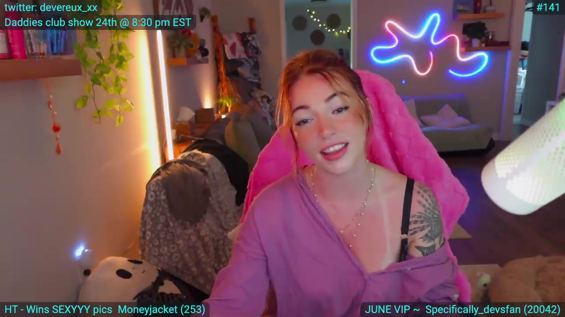 Gallery image thumbnail from DevereuxQ's myfreecams stream on, 06/22/2026, 23:31 image 17 of 20