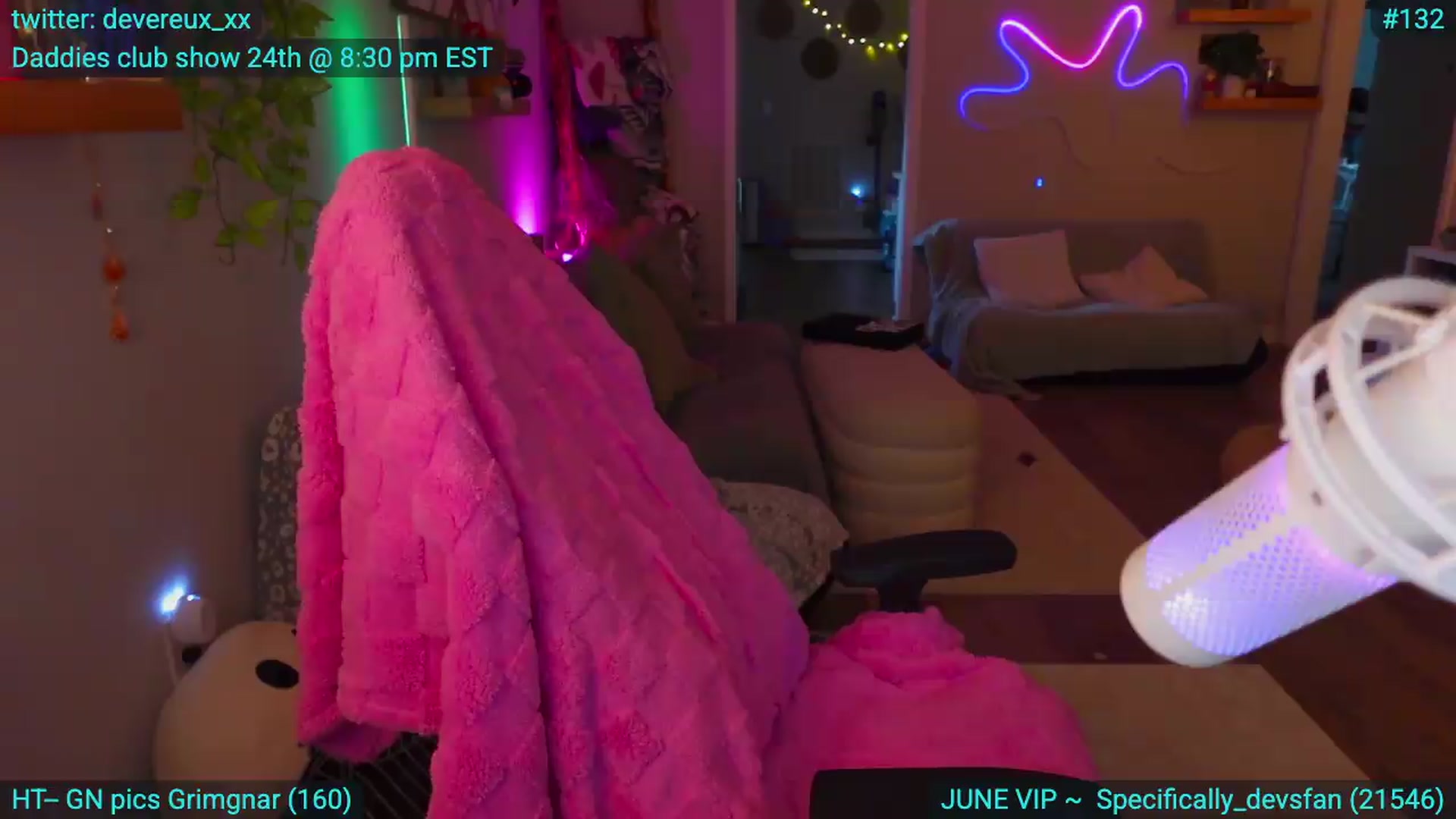 Gallery image thumbnail from DevereuxQ's myfreecams stream on, 06/24/2026, 24:41 image 11 of 20