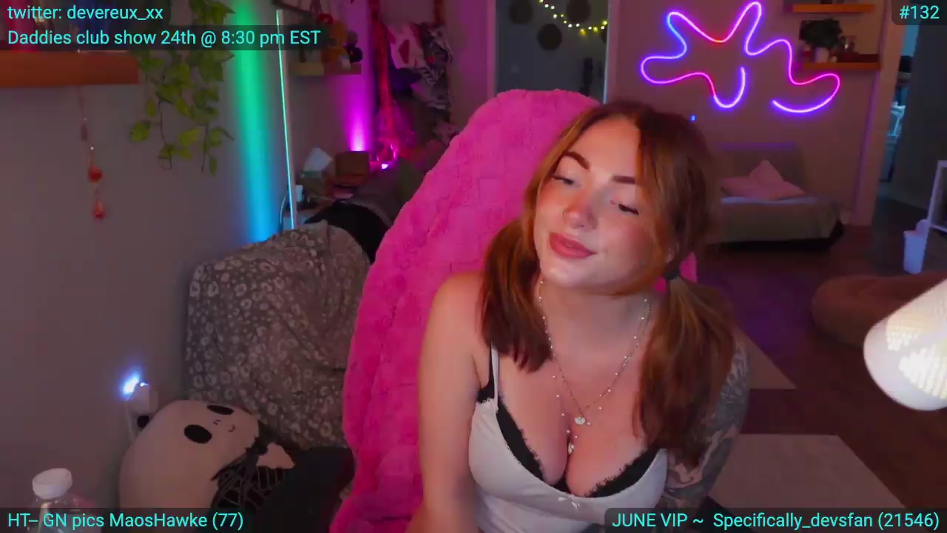 Gallery image thumbnail from DevereuxQ's myfreecams stream on, 06/24/2026, 24:41 image 1 of 20